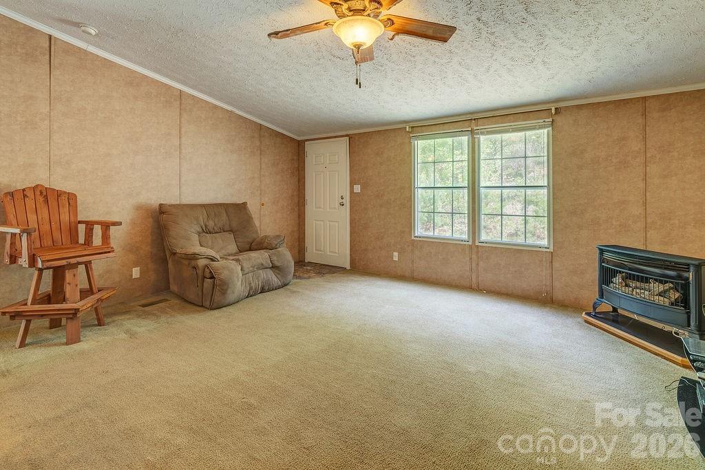 248 Blackberry Inn Road — Weaverville