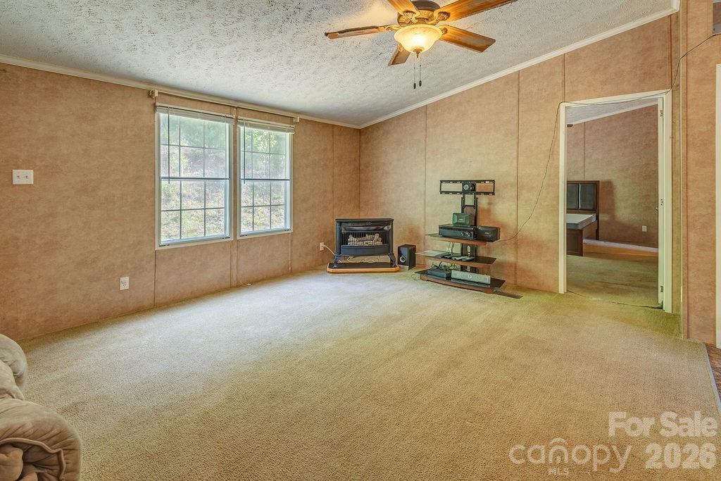 248 Blackberry Inn Road — Weaverville