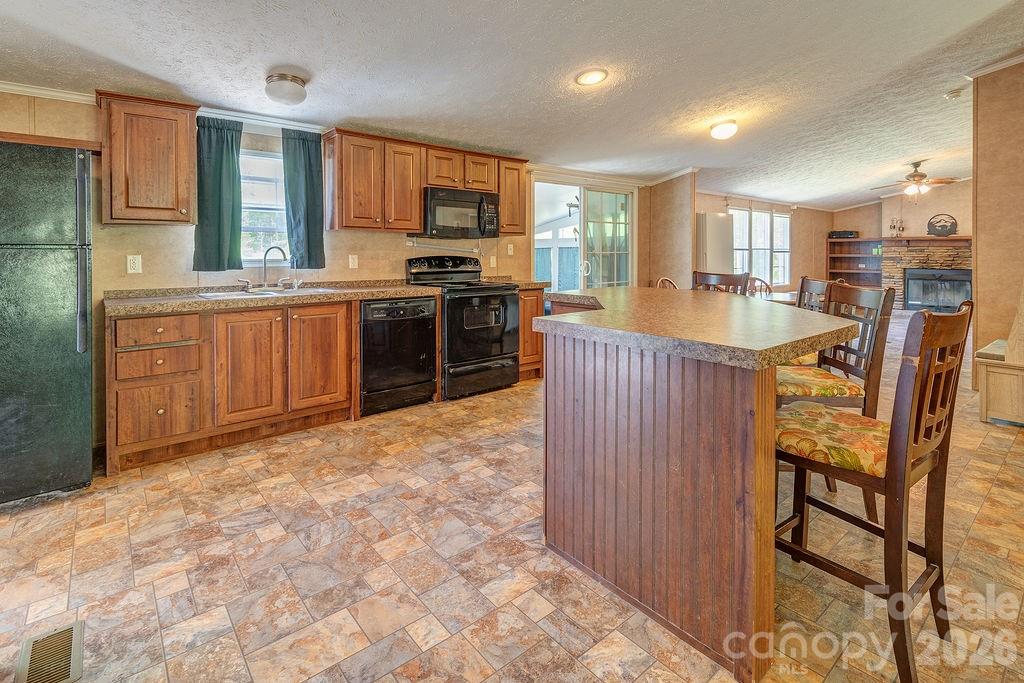 248 Blackberry Inn Road — Weaverville