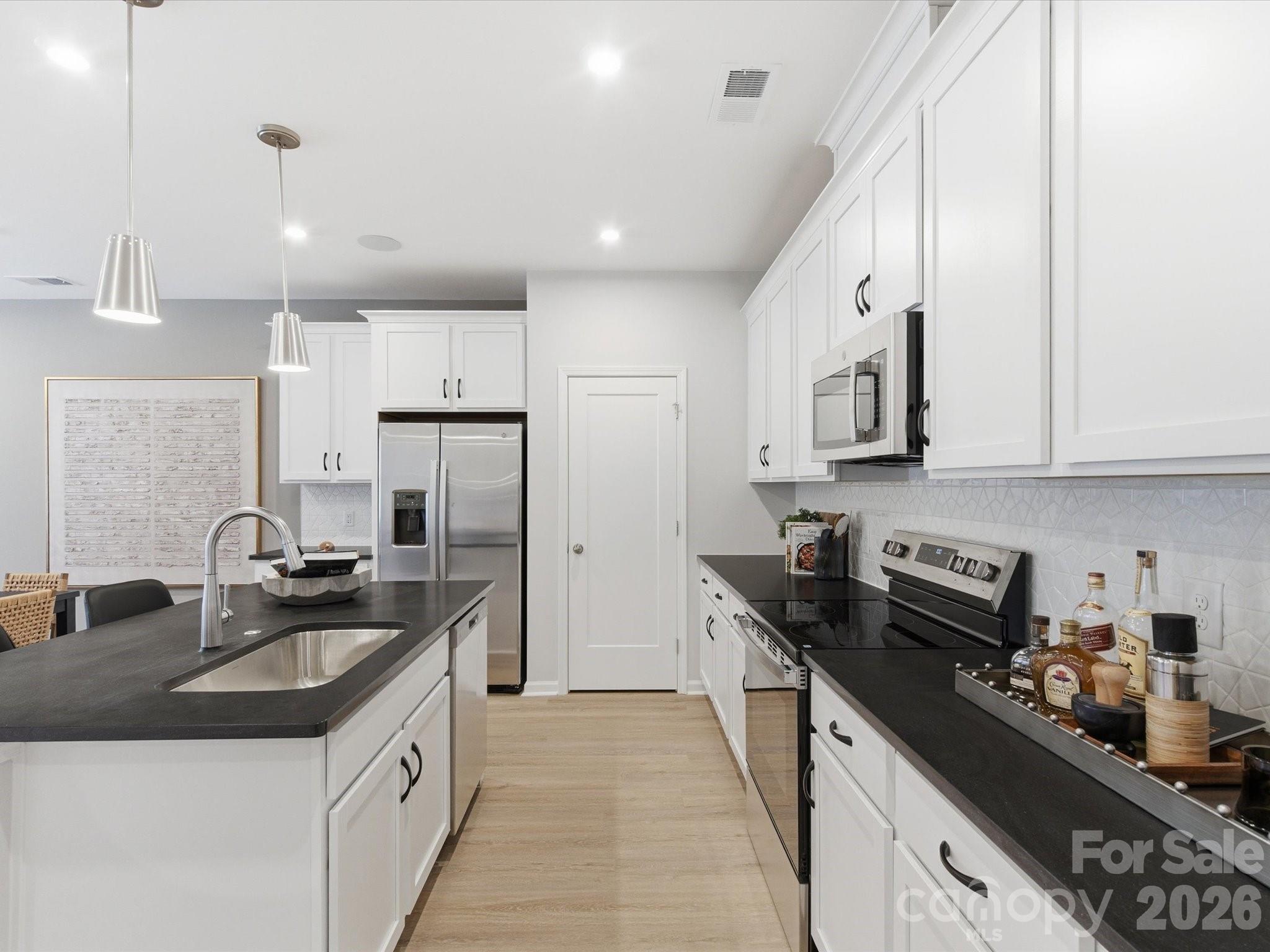 8418 Discovery Lane — Charlotte