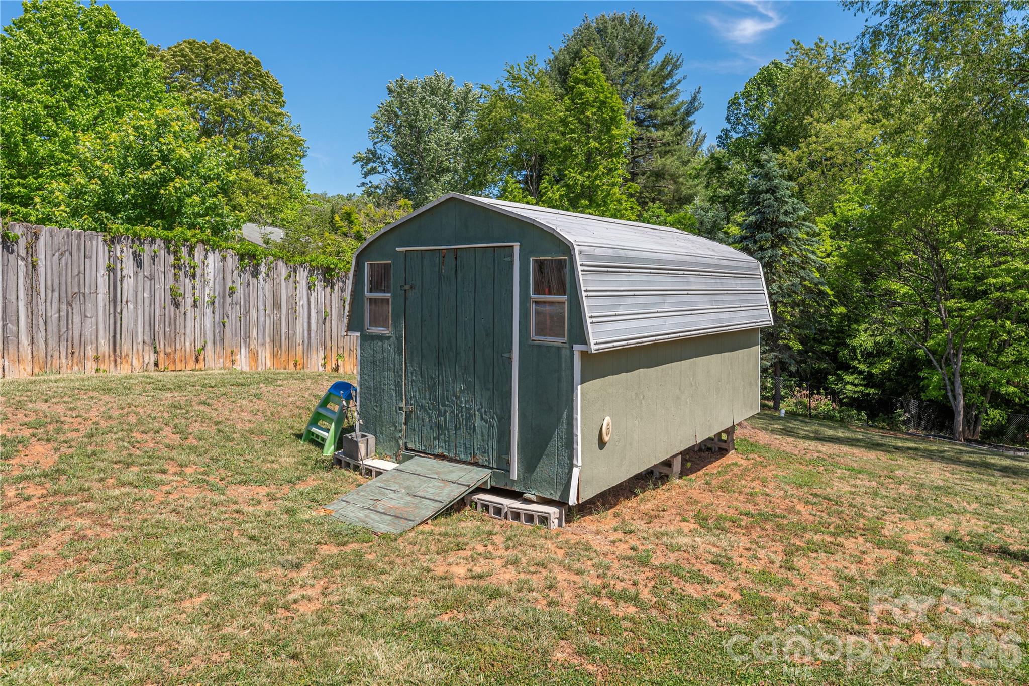 20 Lionel Place — Asheville