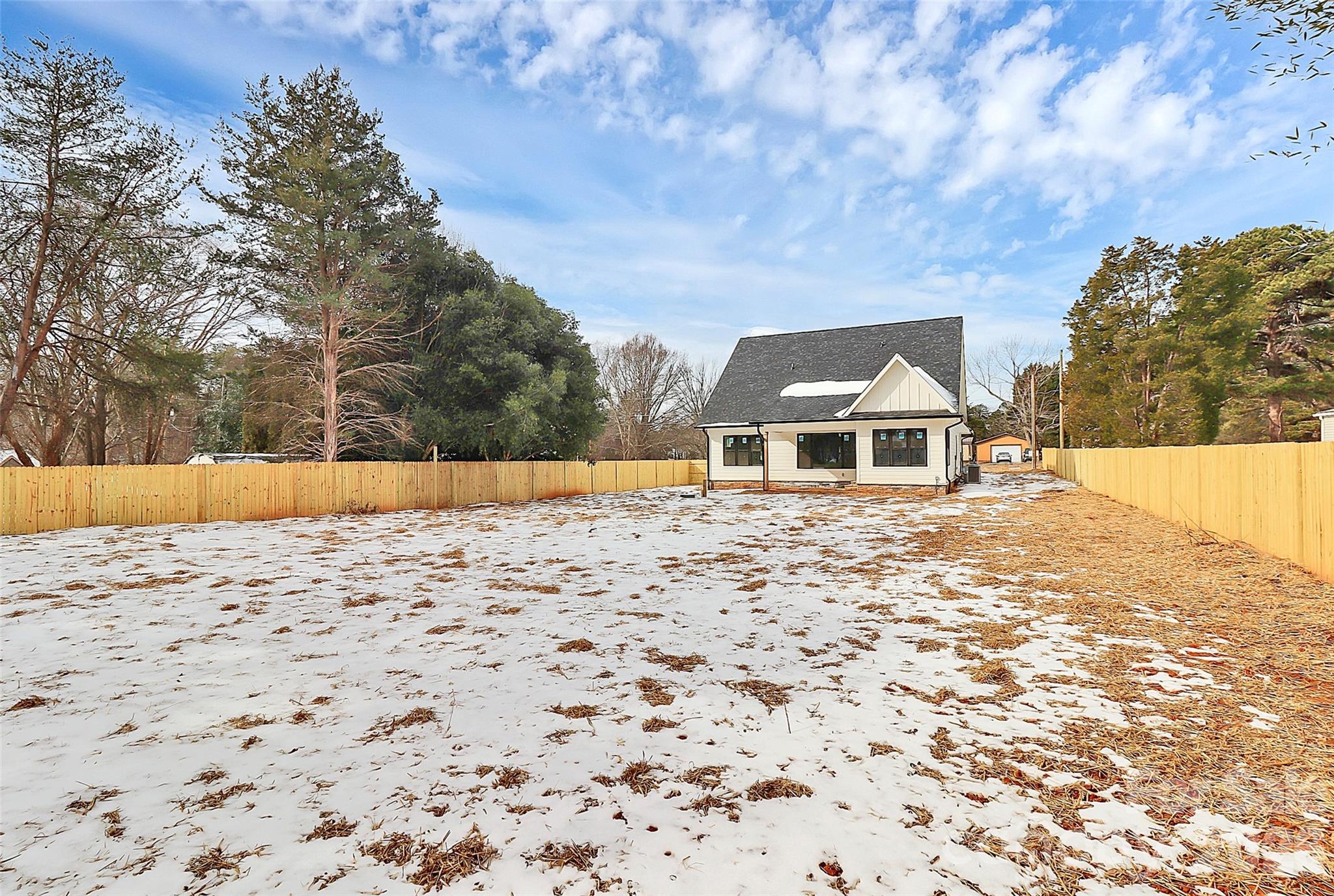127 Hazelton Loop — Mooresville