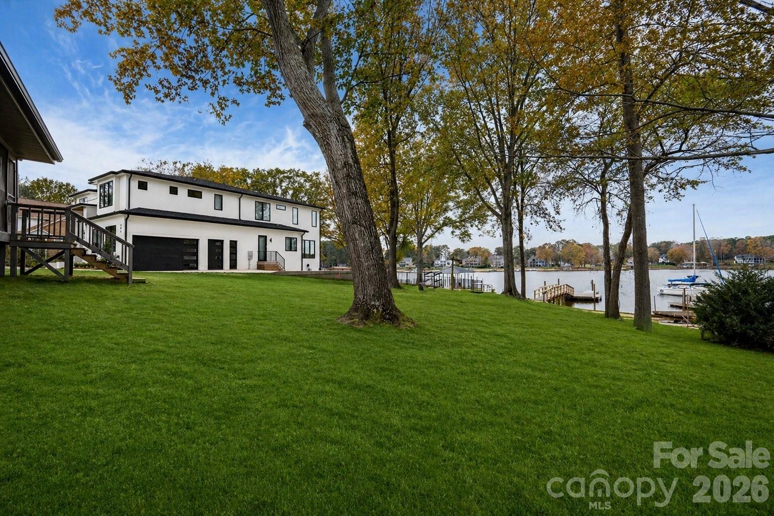240 Shoreline Loop — Mooresville
