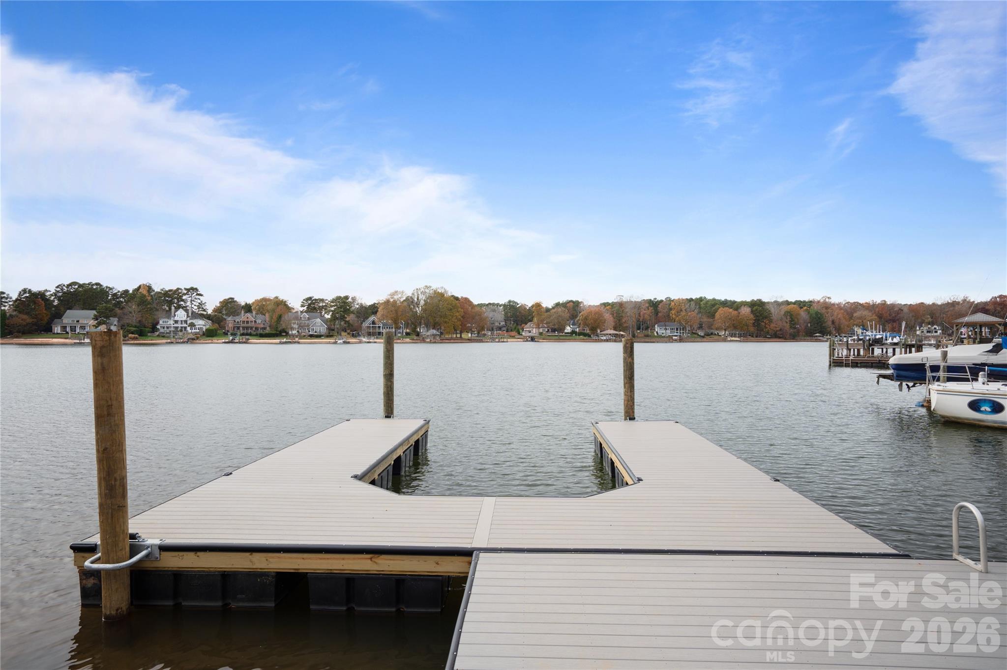 240 Shoreline Loop — Mooresville