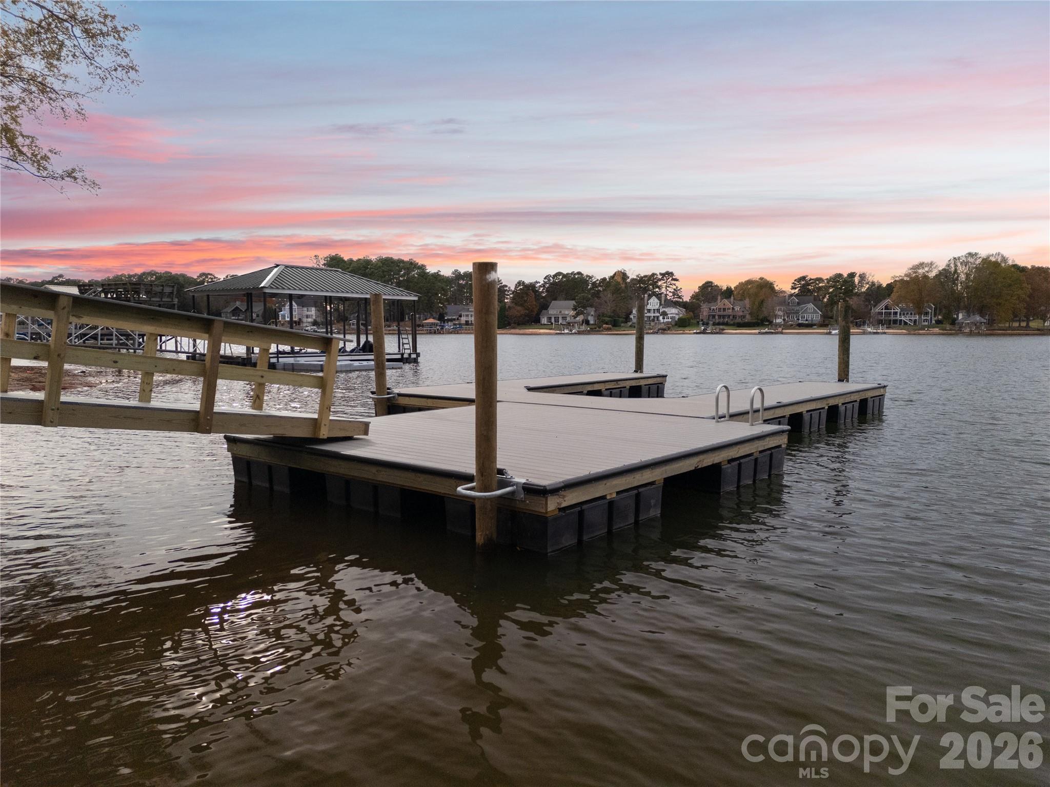 240 Shoreline Loop — Mooresville