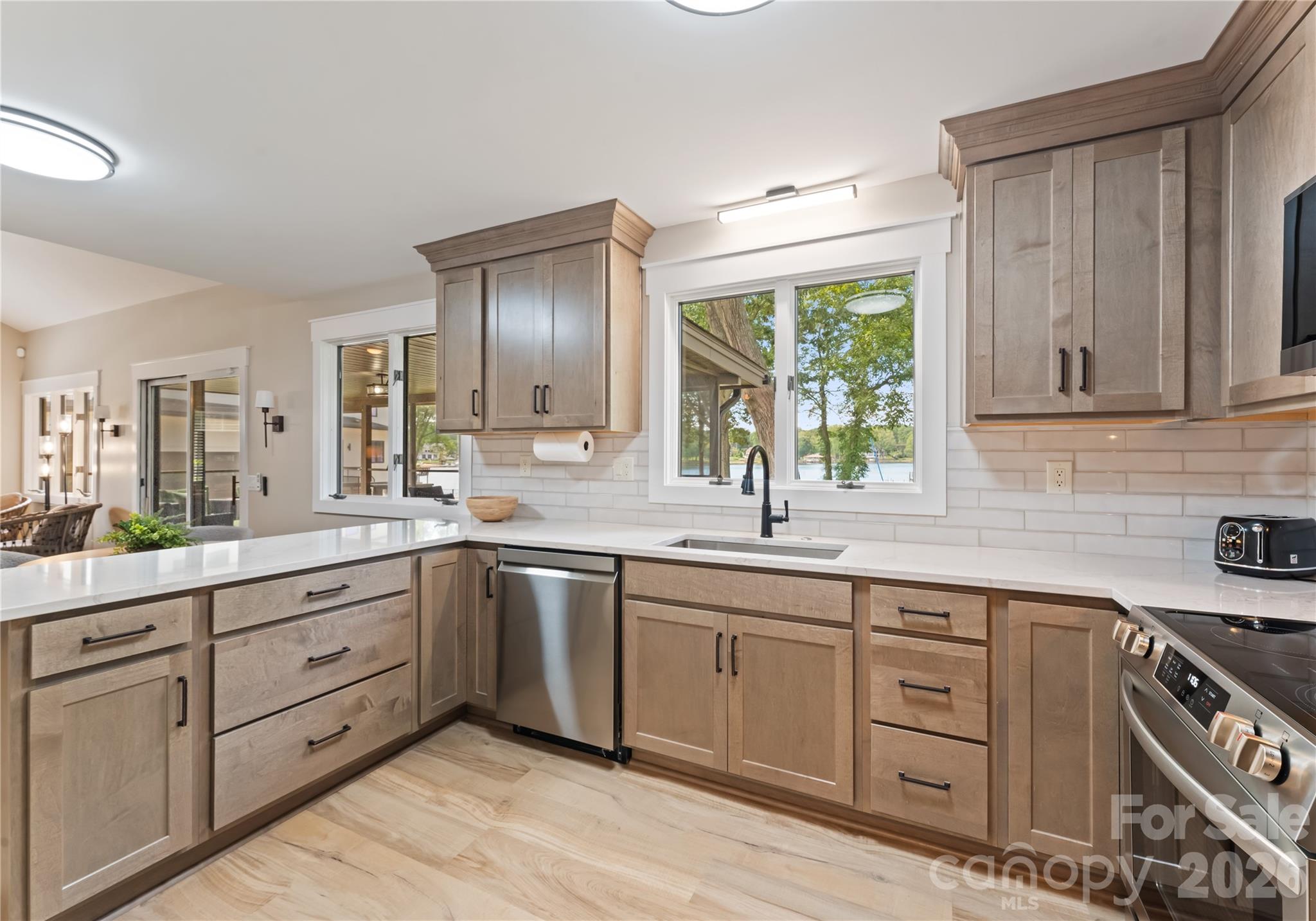 240 Shoreline Loop — Mooresville
