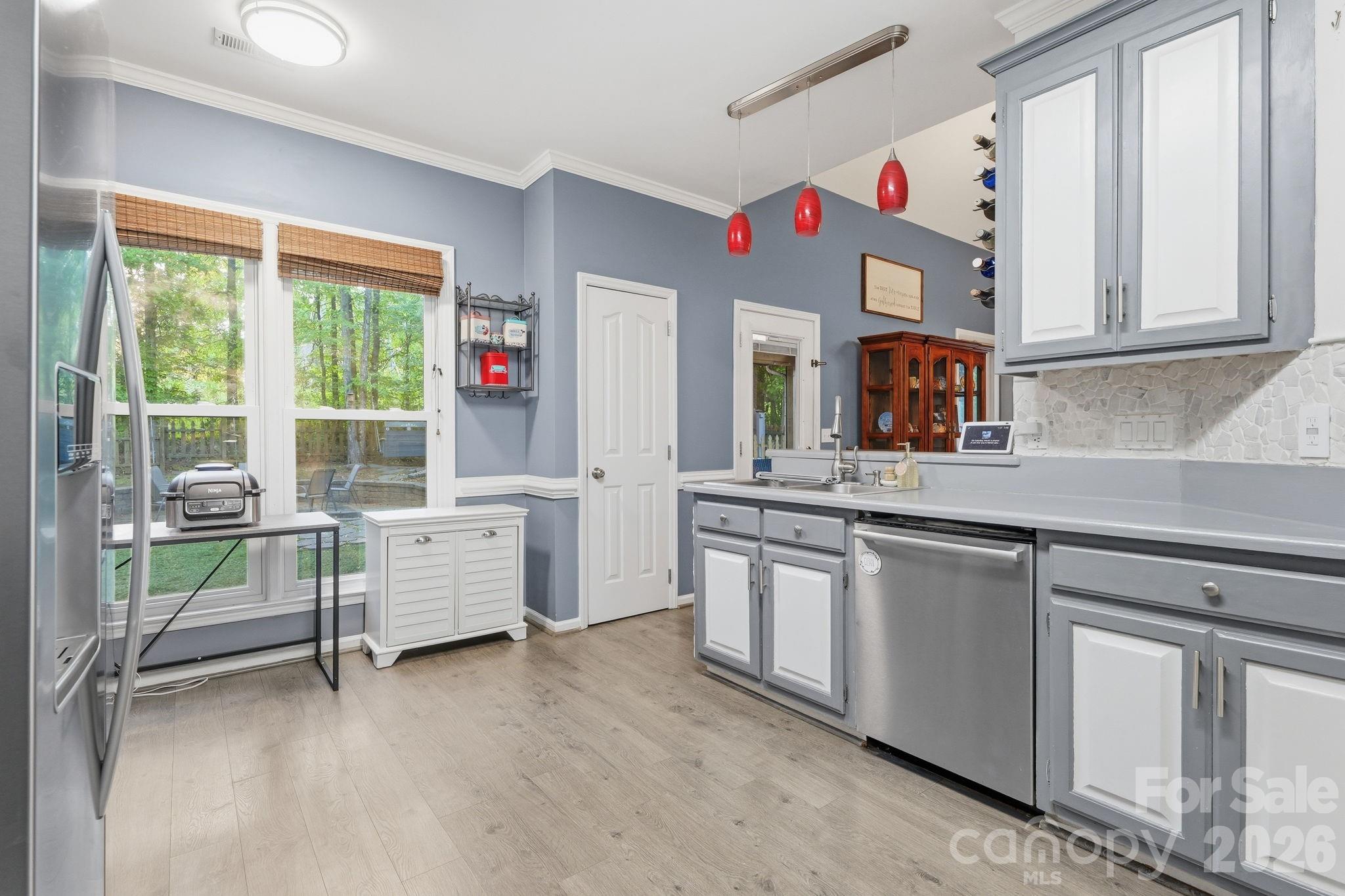 9732 Whitewood Trail — Charlotte