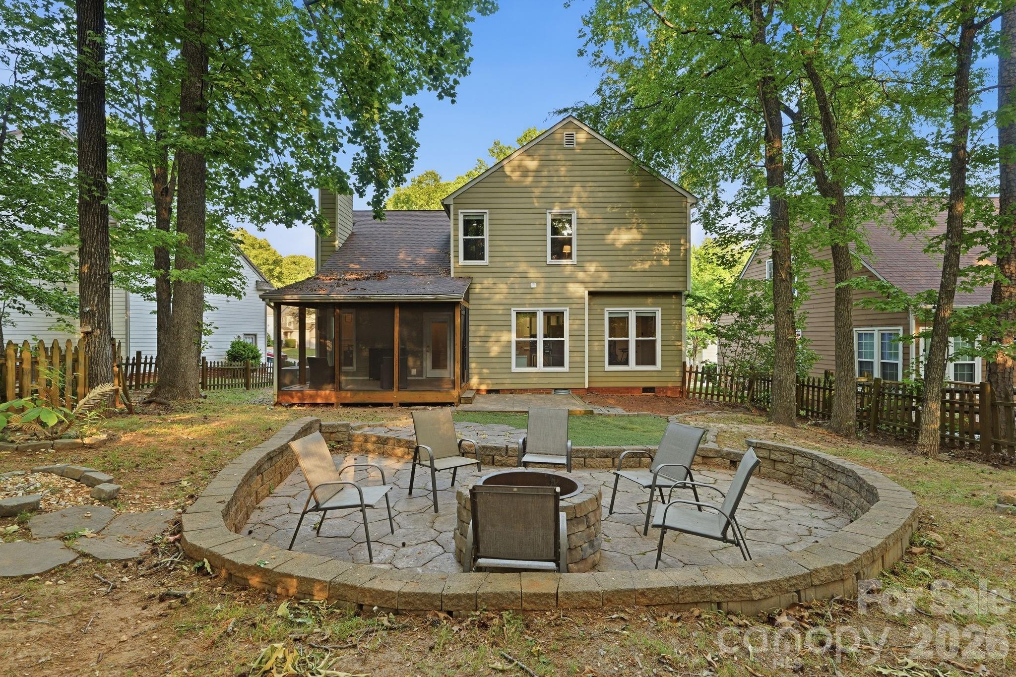 9732 Whitewood Trail — Charlotte
