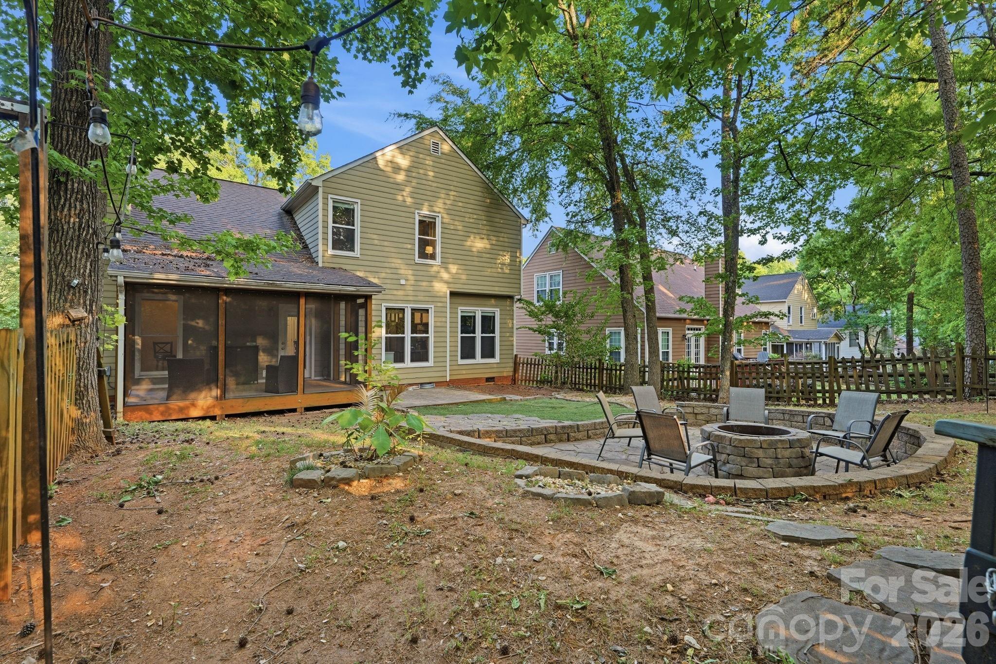 9732 Whitewood Trail — Charlotte
