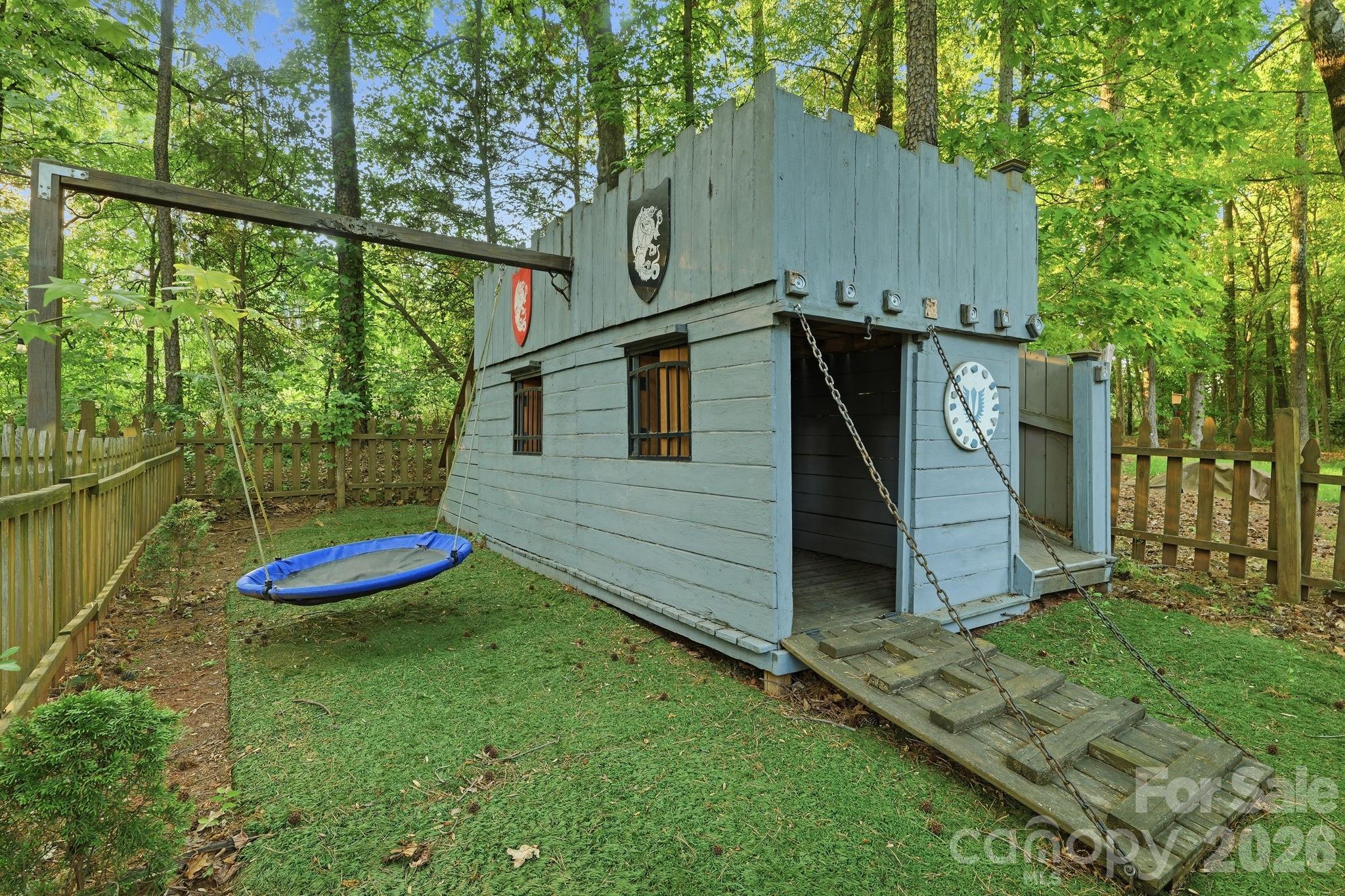 9732 Whitewood Trail — Charlotte