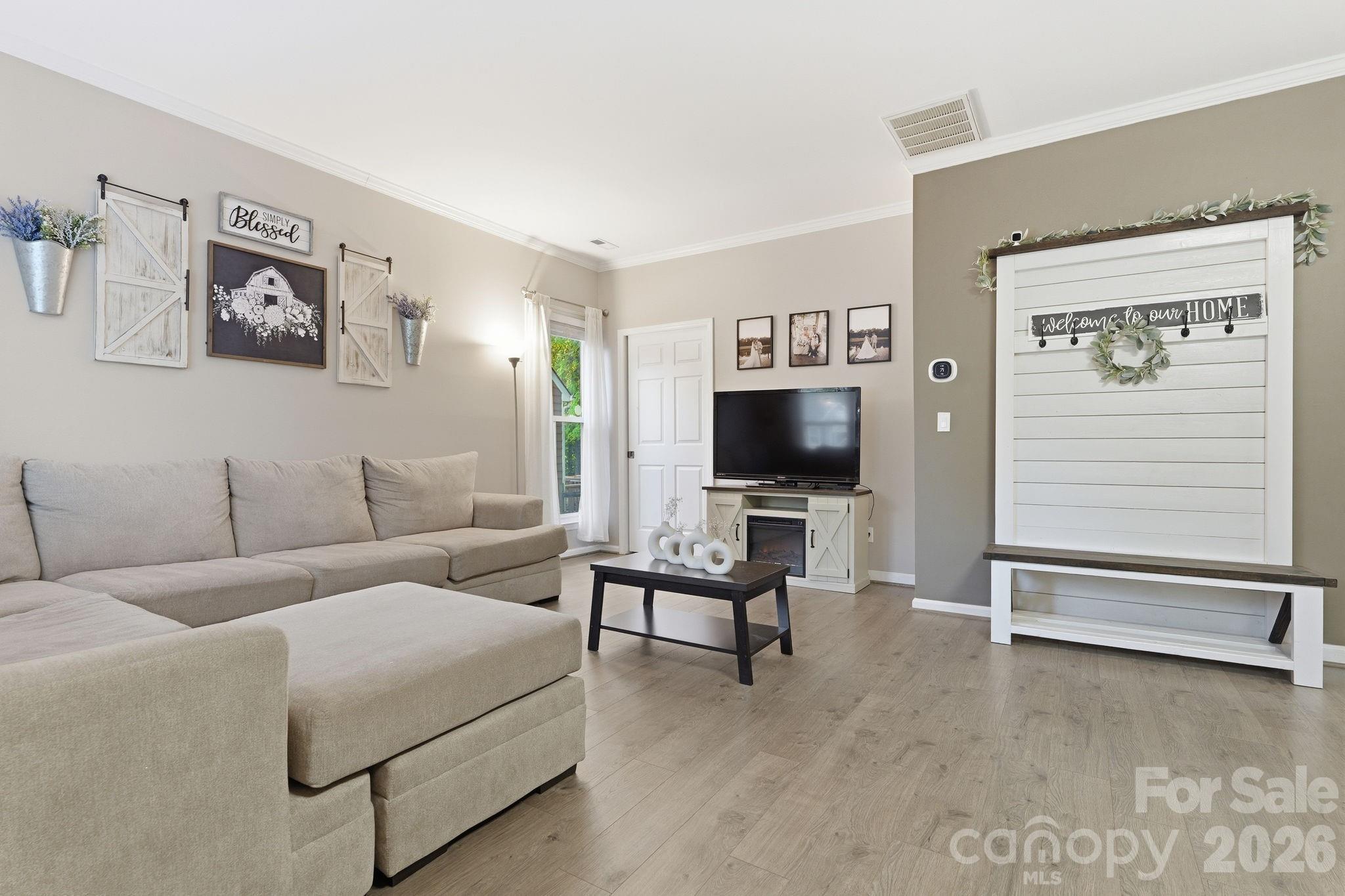 9732 Whitewood Trail — Charlotte