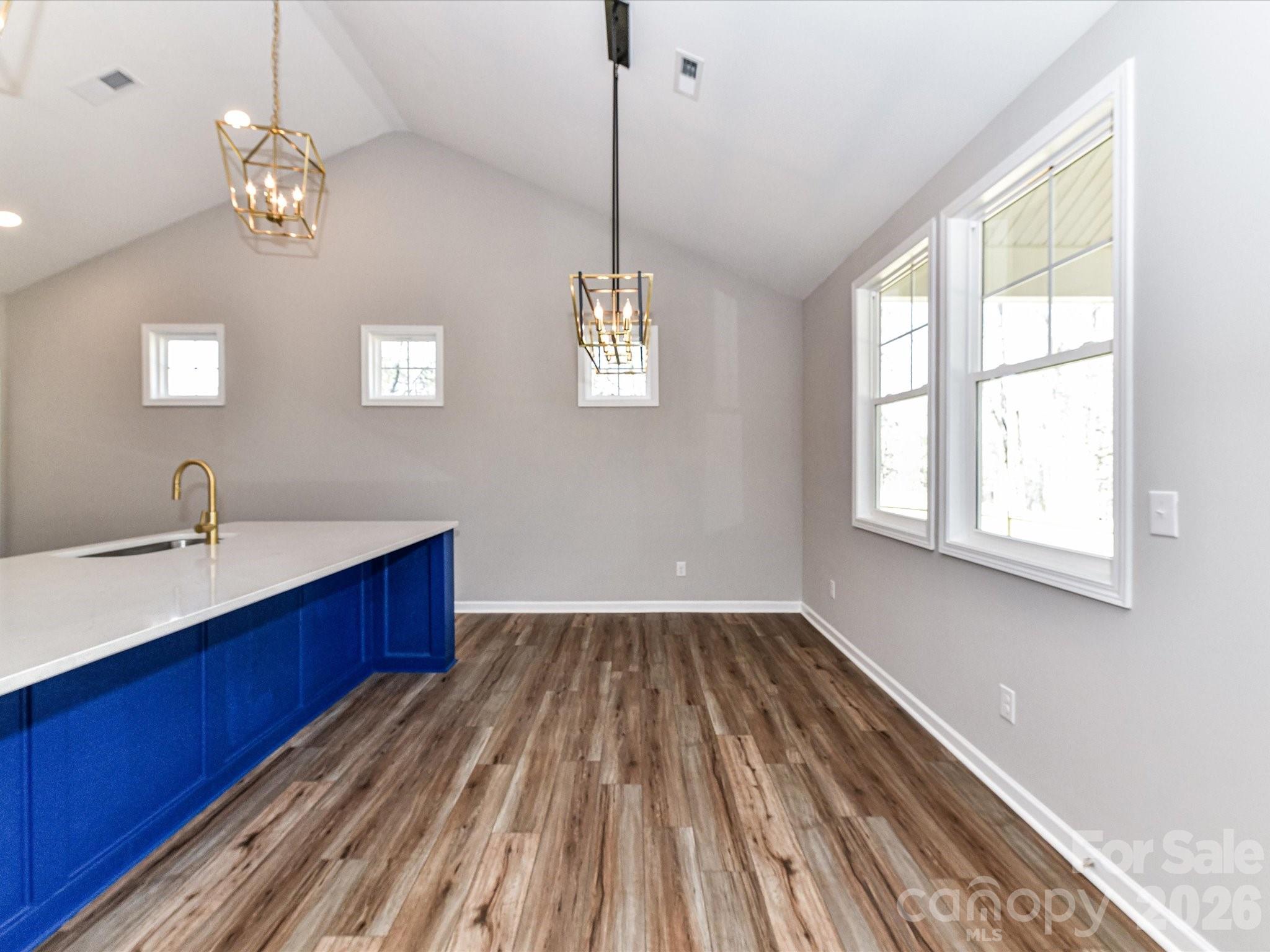 104 Poplar Street — Clover