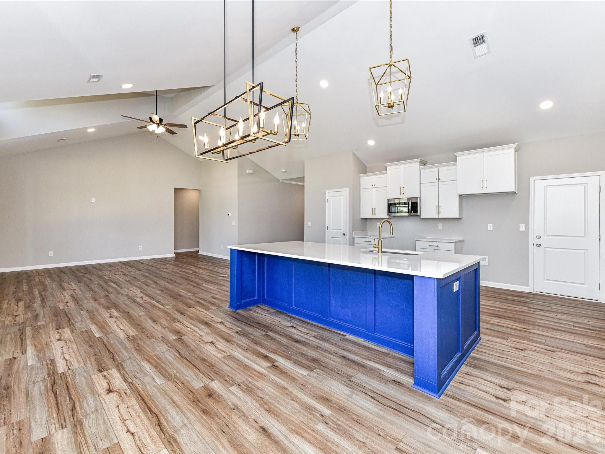 104 Poplar Street — Clover