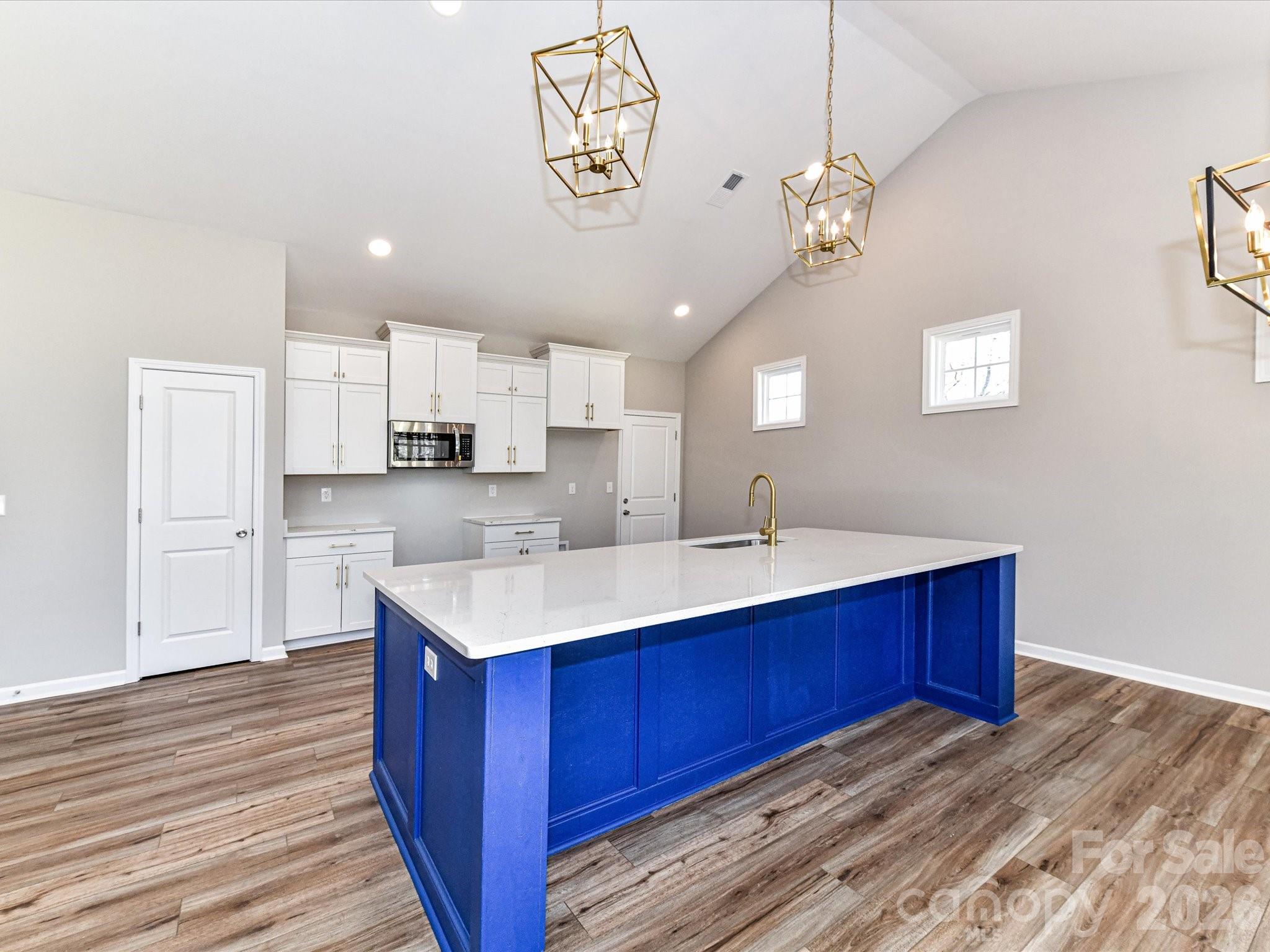 104 Poplar Street — Clover