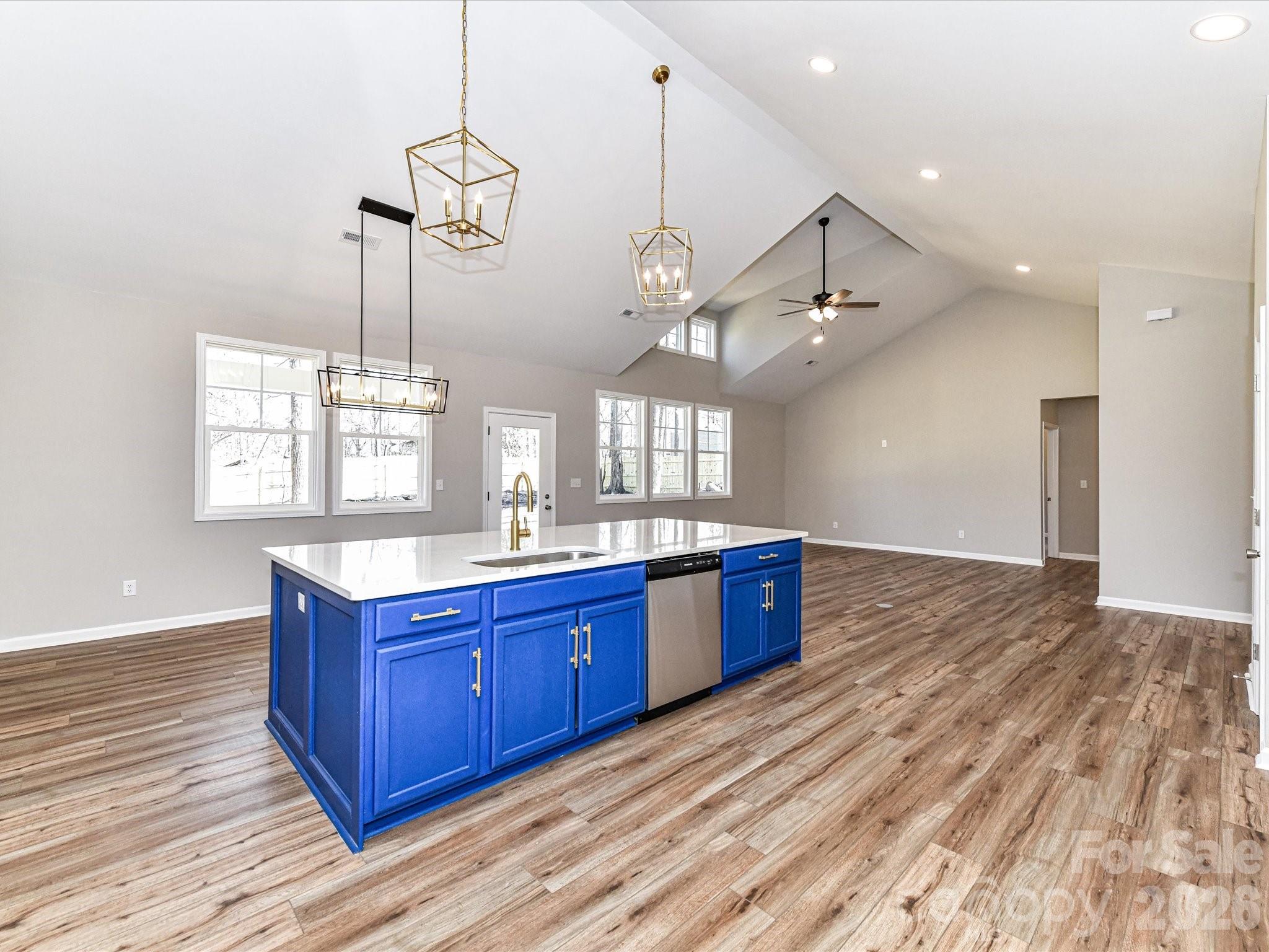 104 Poplar Street — Clover