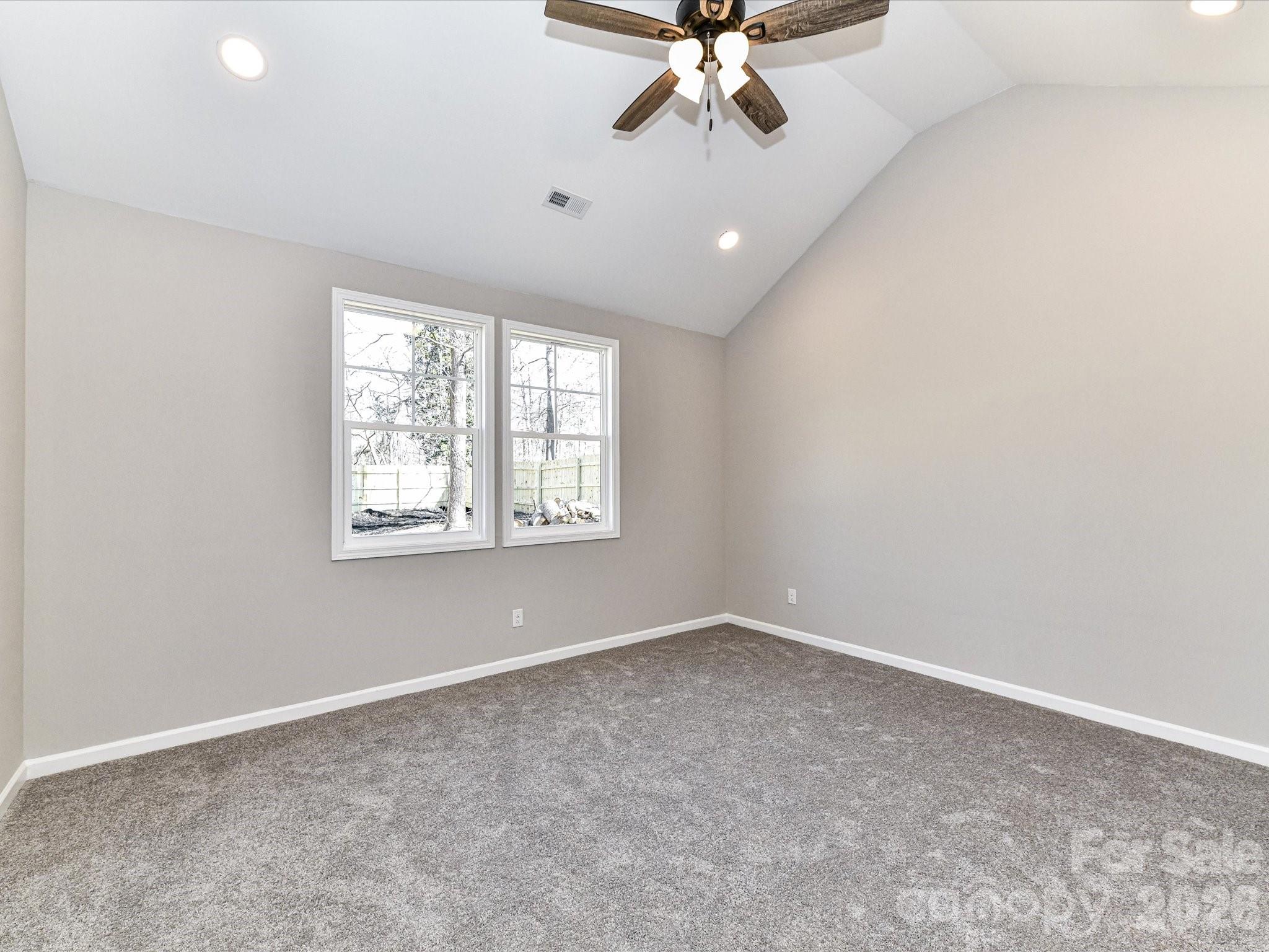 104 Poplar Street — Clover