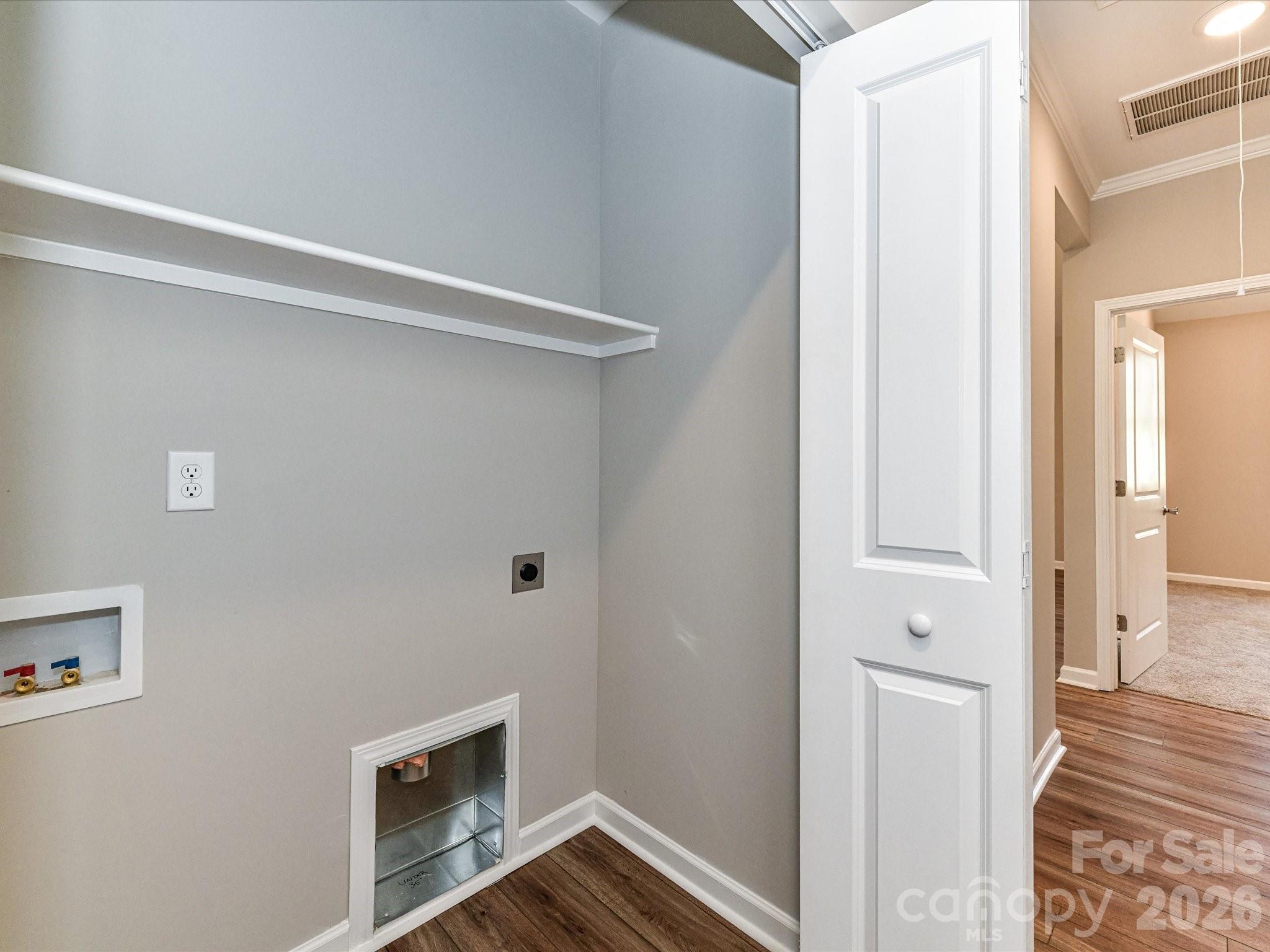 104 Poplar Street — Clover