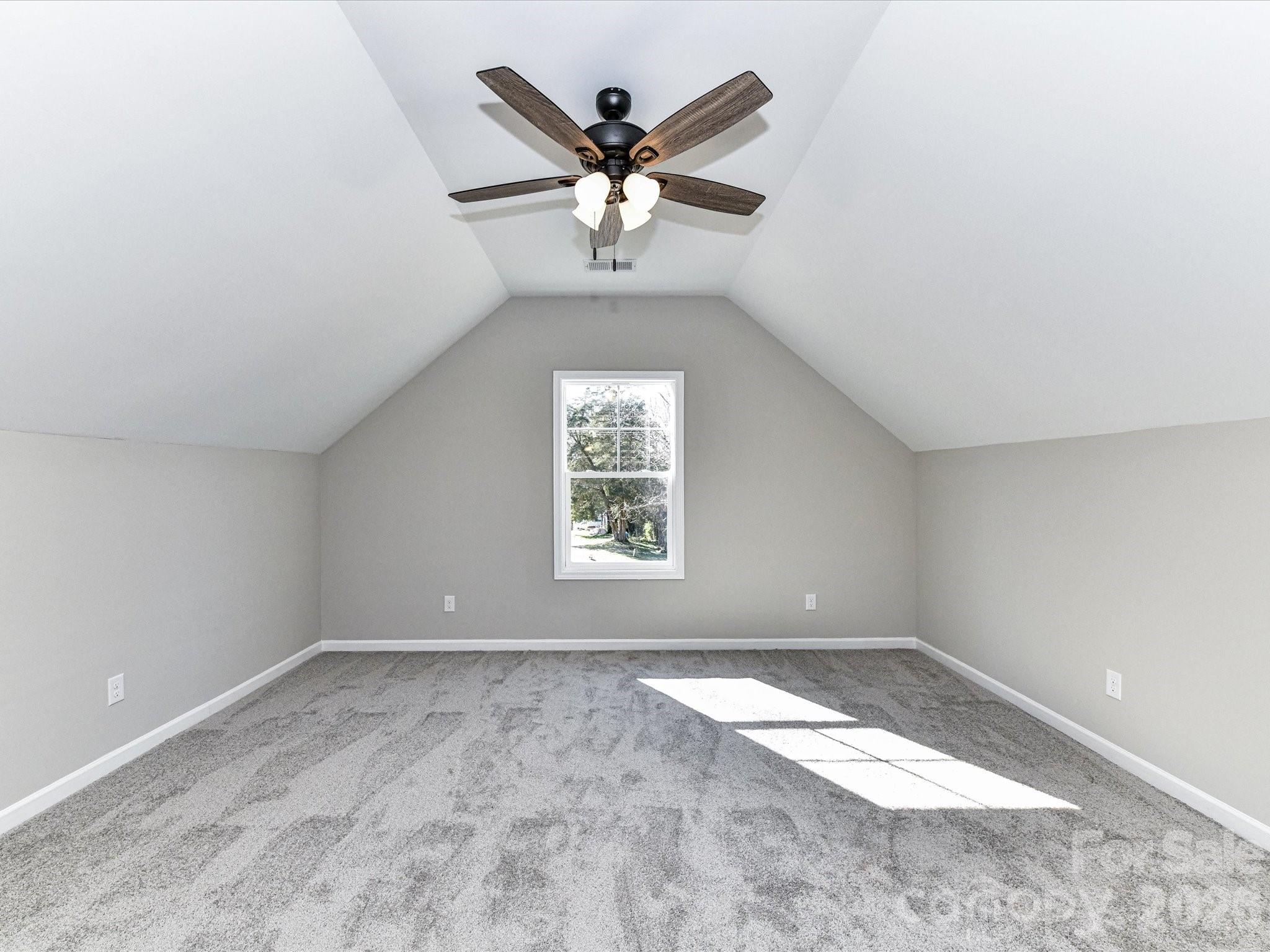 104 Poplar Street — Clover