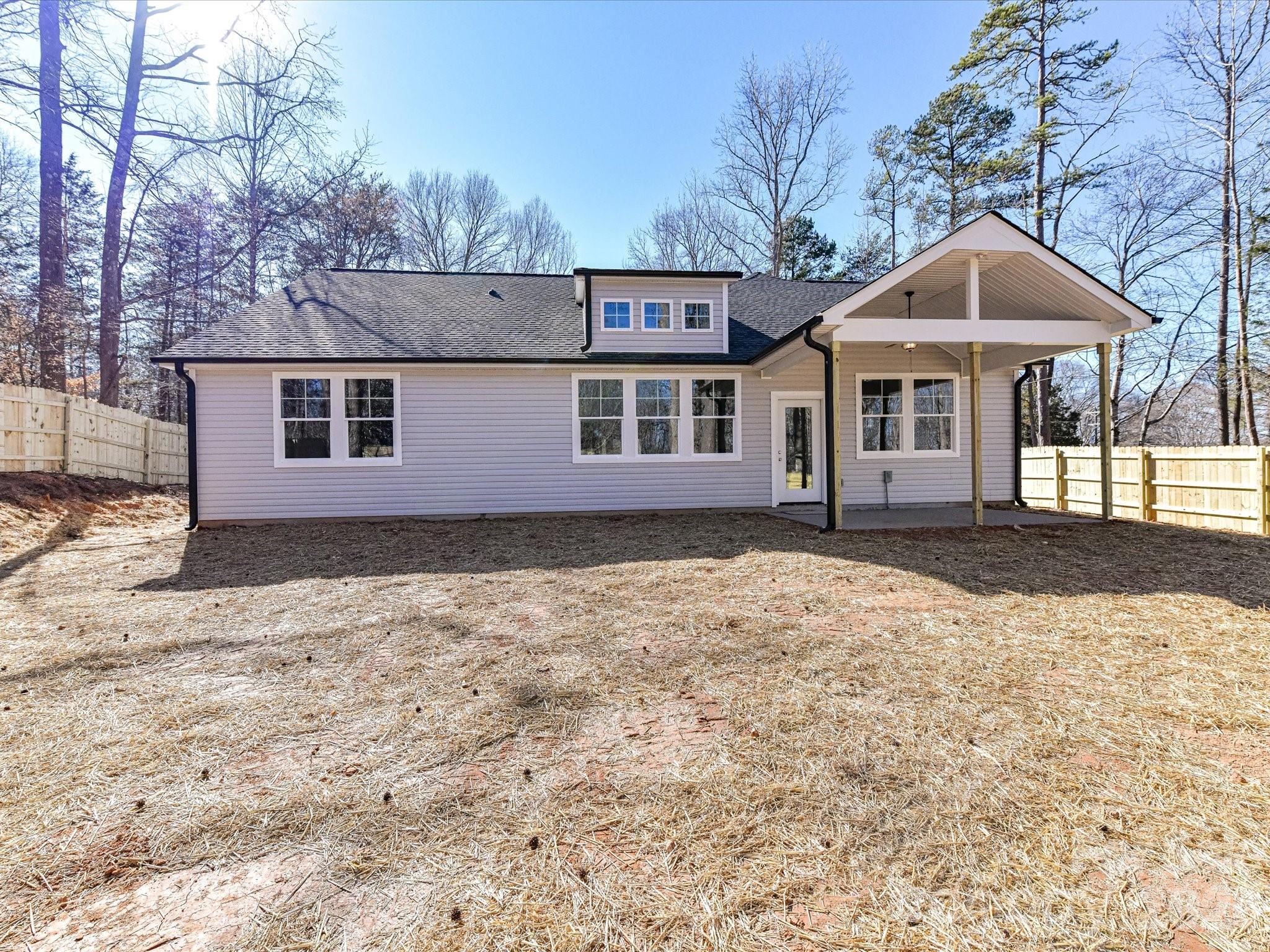 104 Poplar Street — Clover