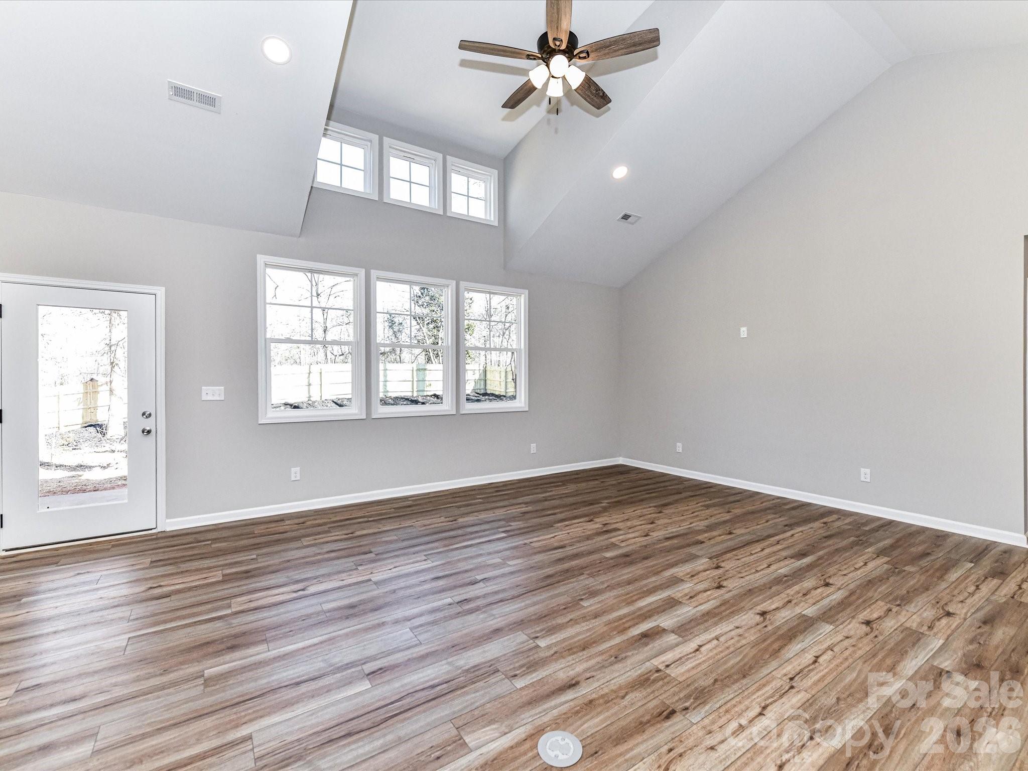 104 Poplar Street — Clover