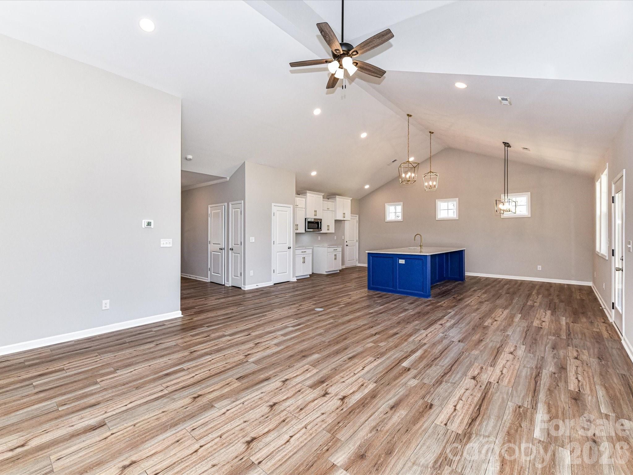 104 Poplar Street — Clover