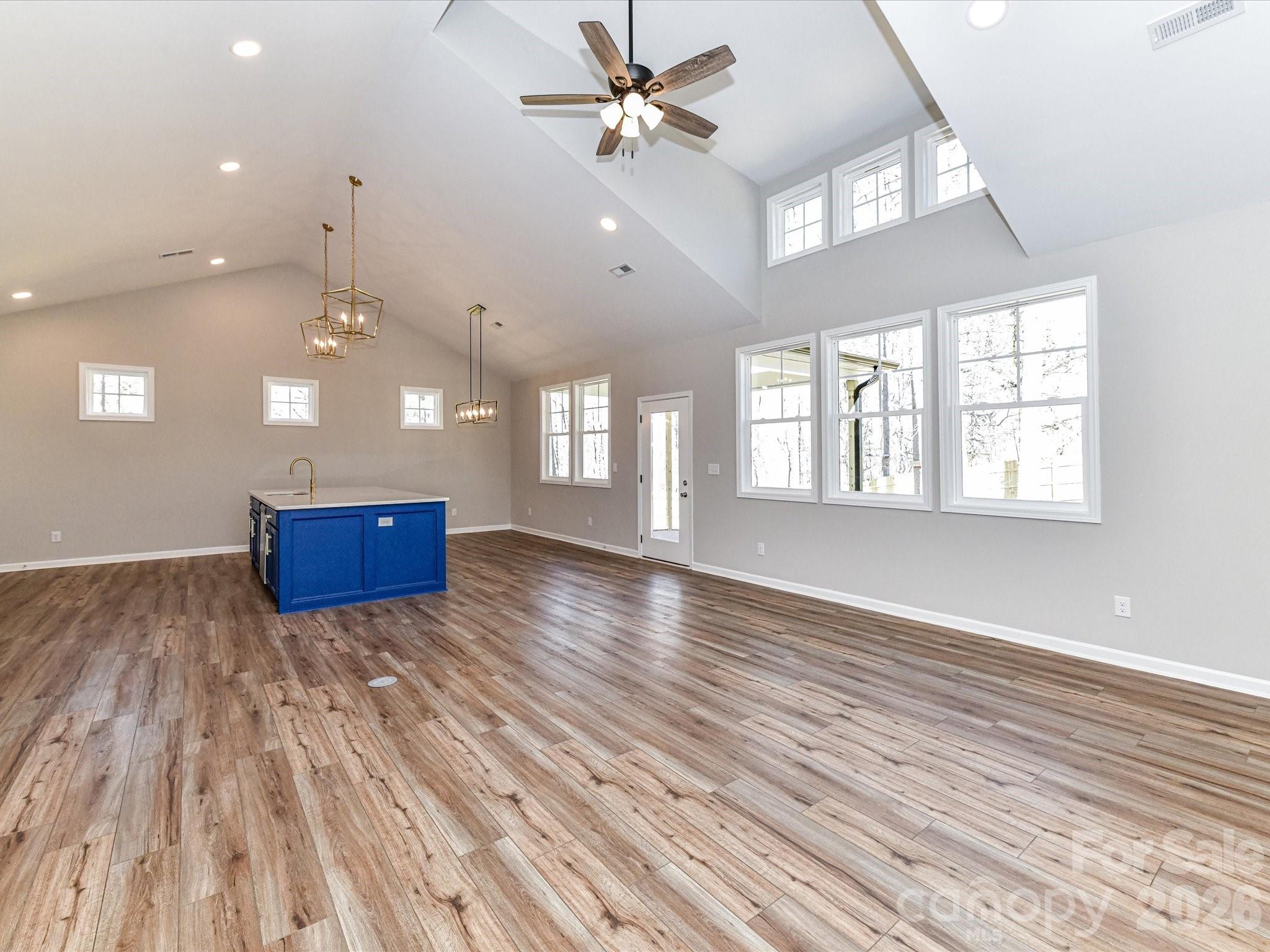 104 Poplar Street — Clover