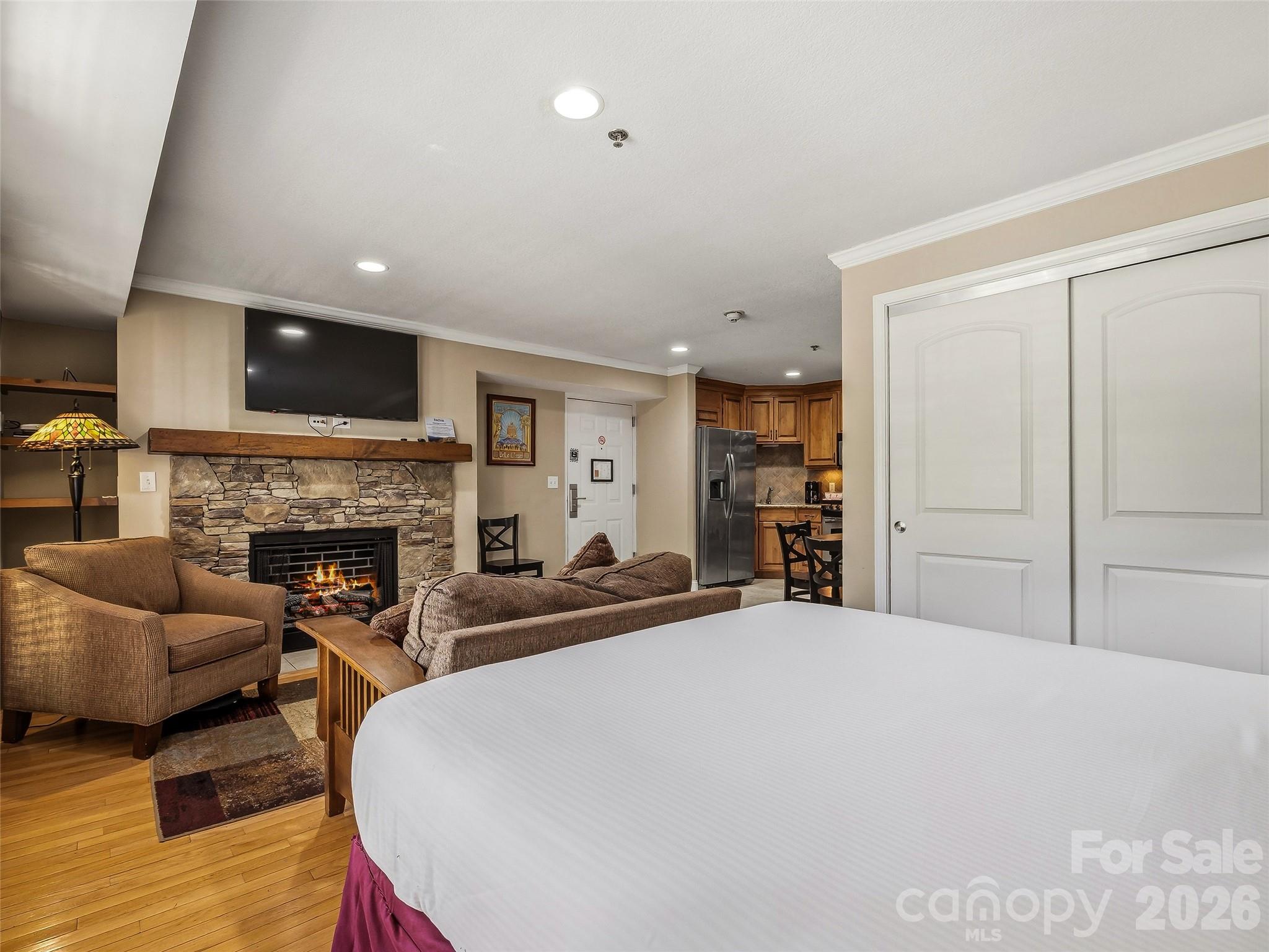 331 Bowling Park Road — Asheville