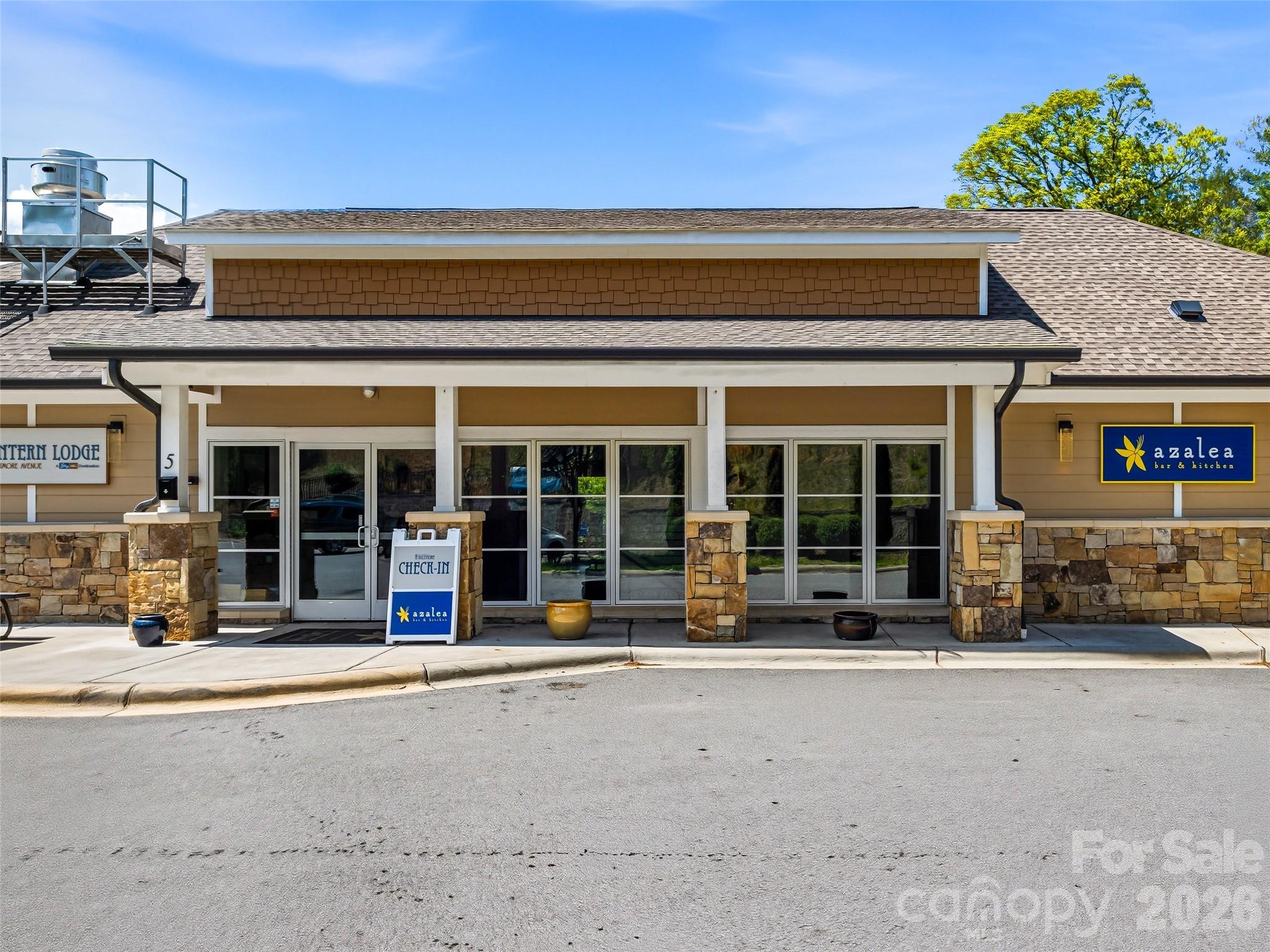 331 Bowling Park Road — Asheville
