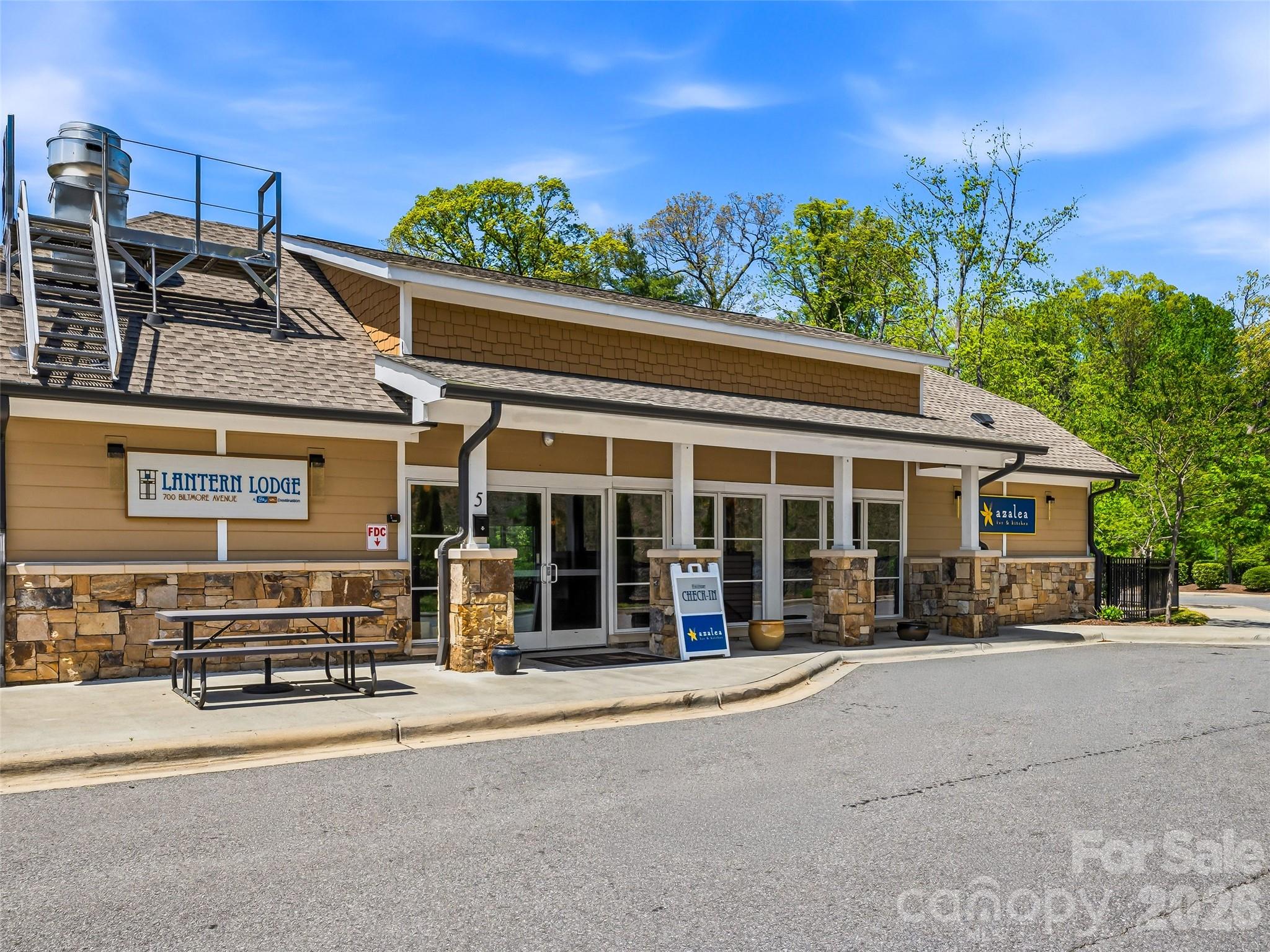331 Bowling Park Road — Asheville