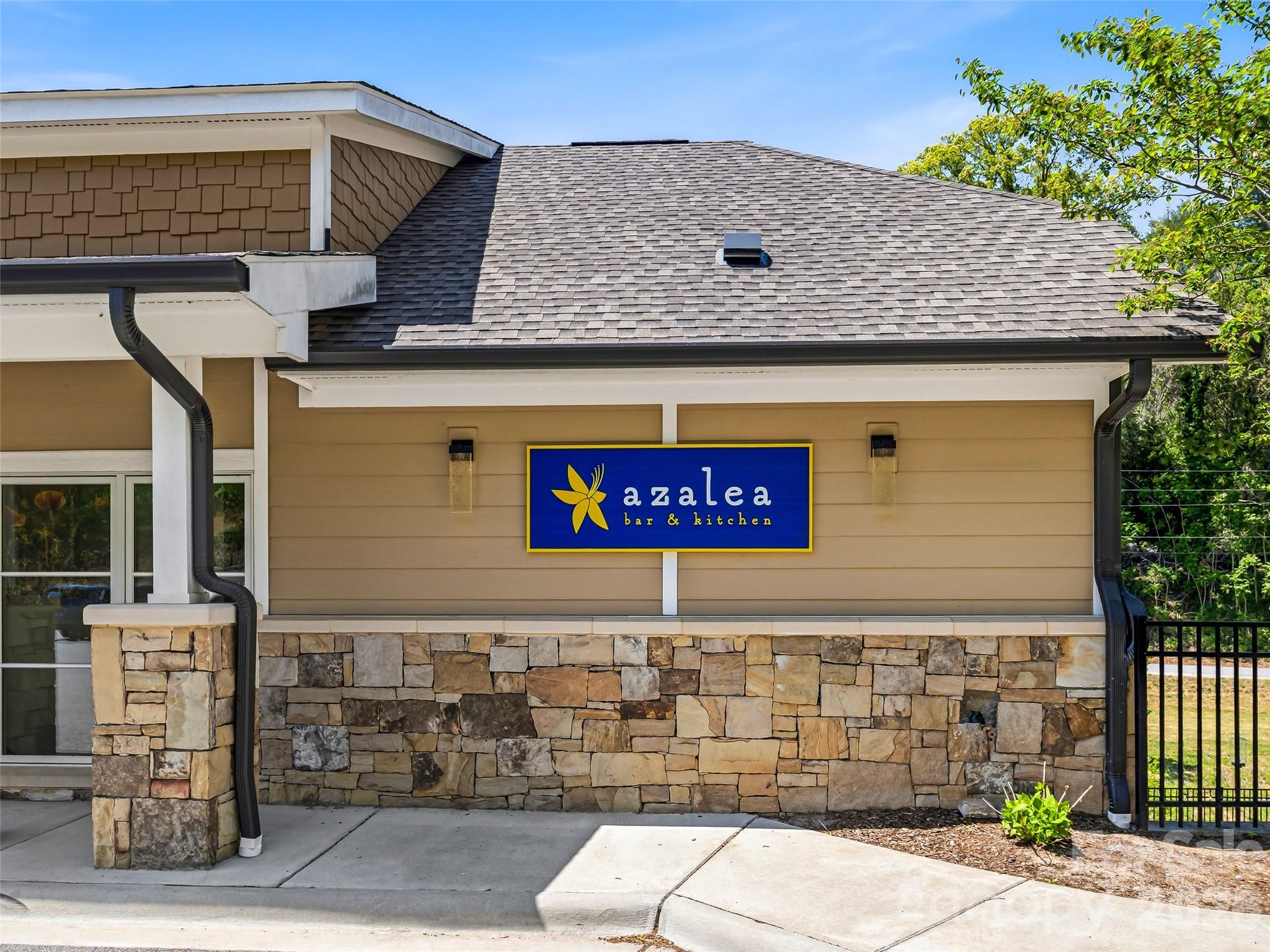 331 Bowling Park Road — Asheville