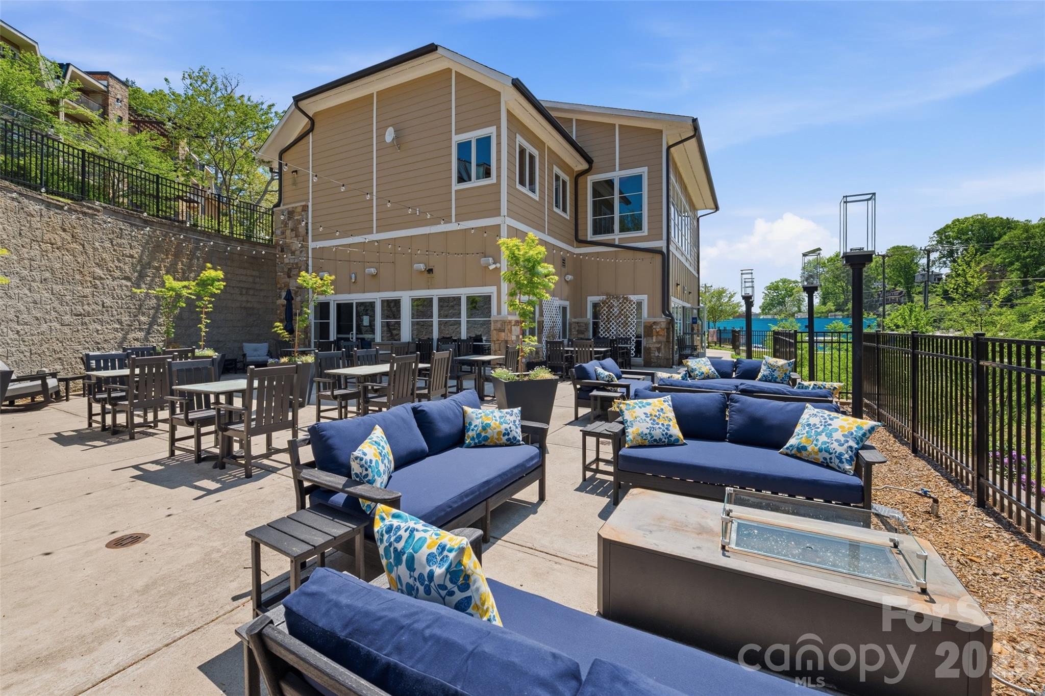 331 Bowling Park Road — Asheville