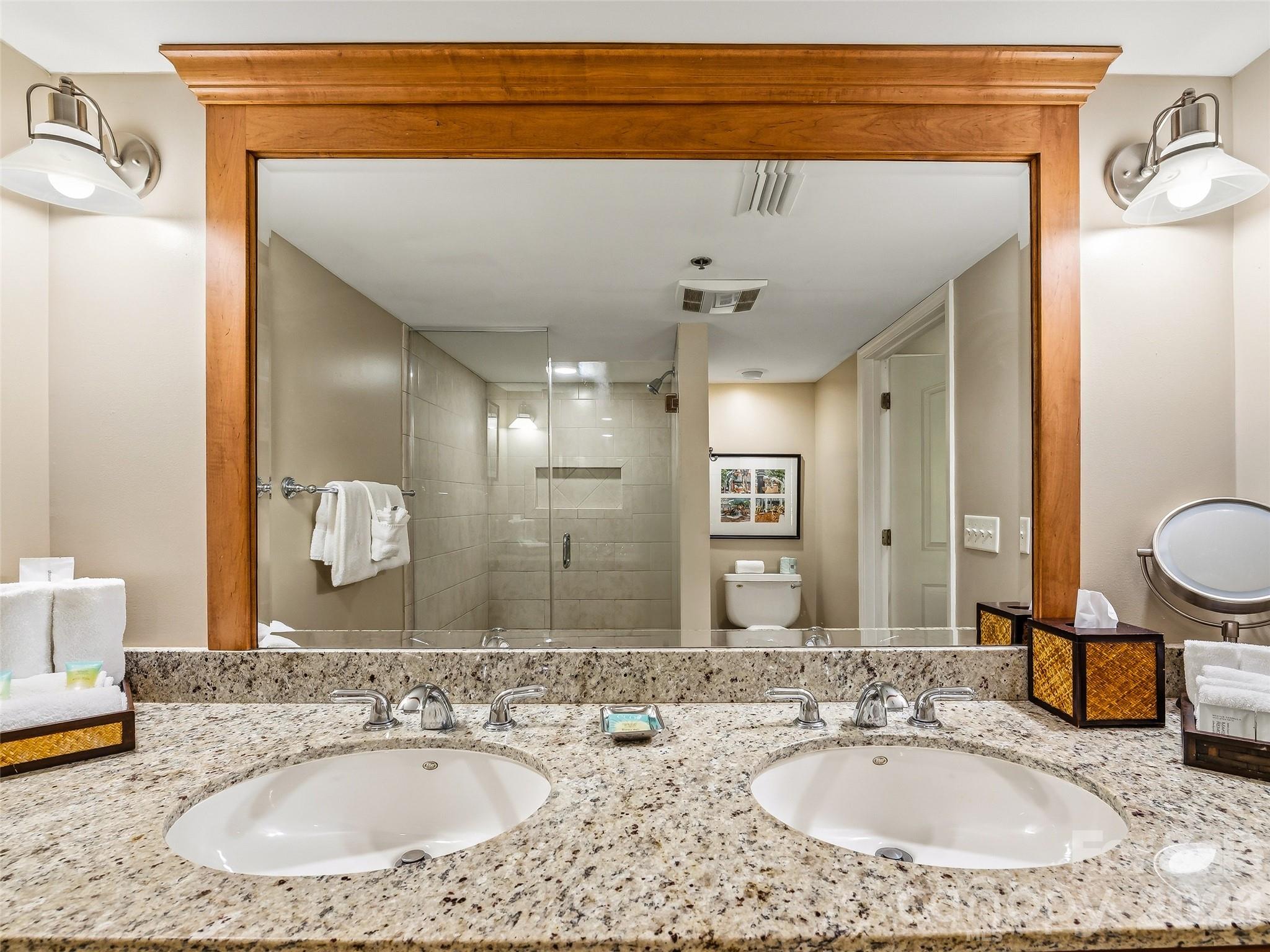 331 Bowling Park Road — Asheville