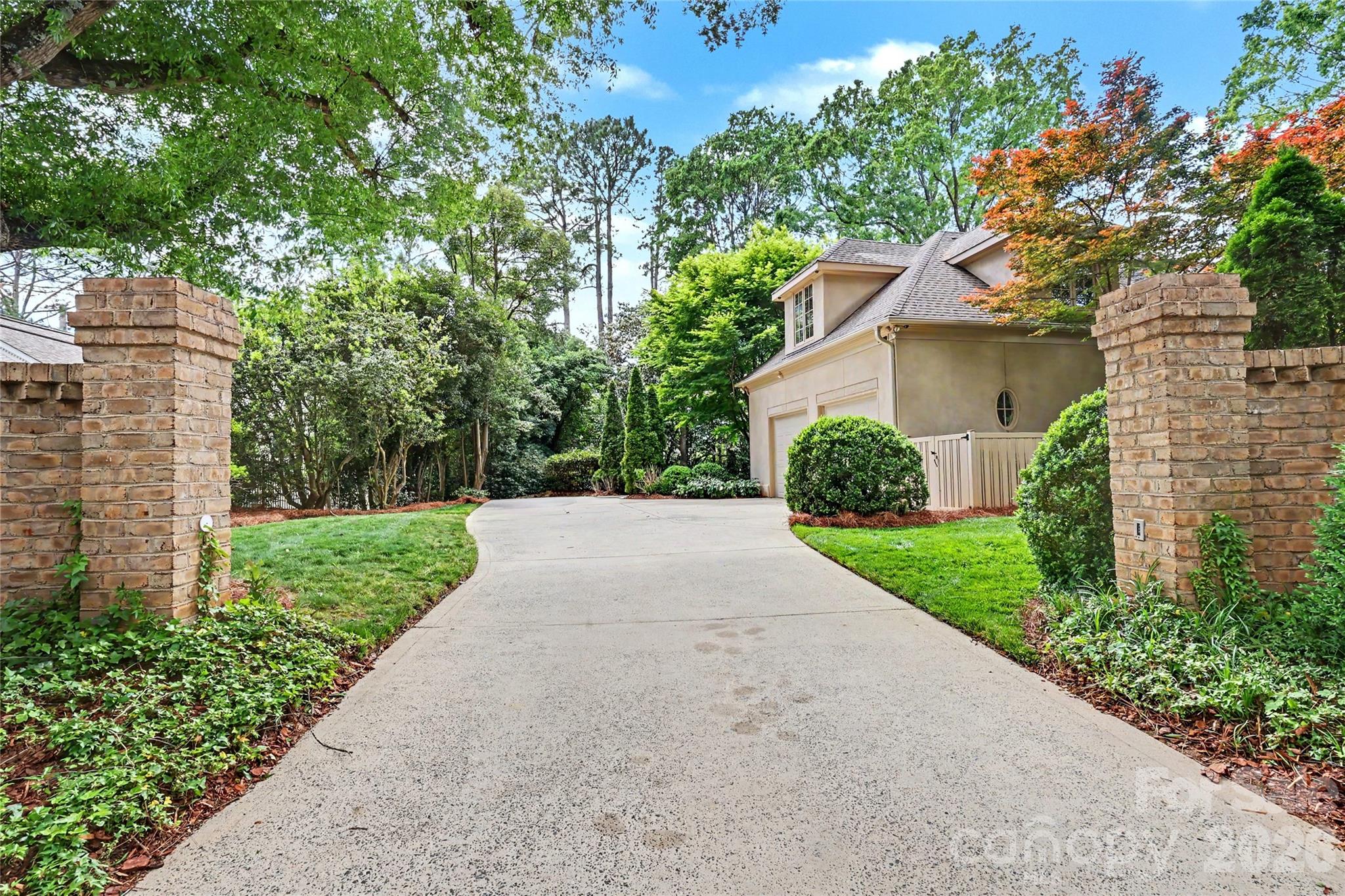 2301 Queens Road E — Charlotte
