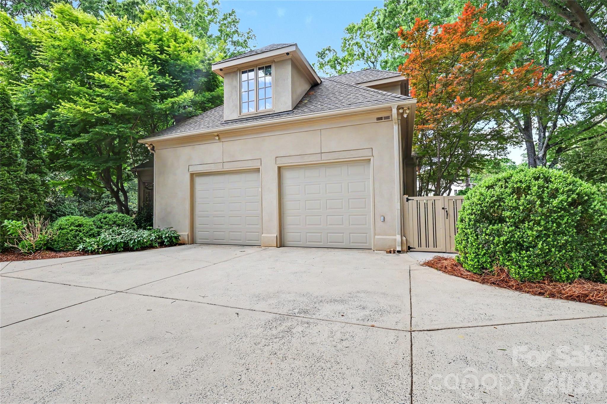 2301 Queens Road E — Charlotte