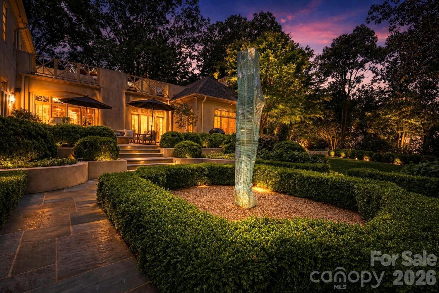 2301 Queens Road E — Charlotte