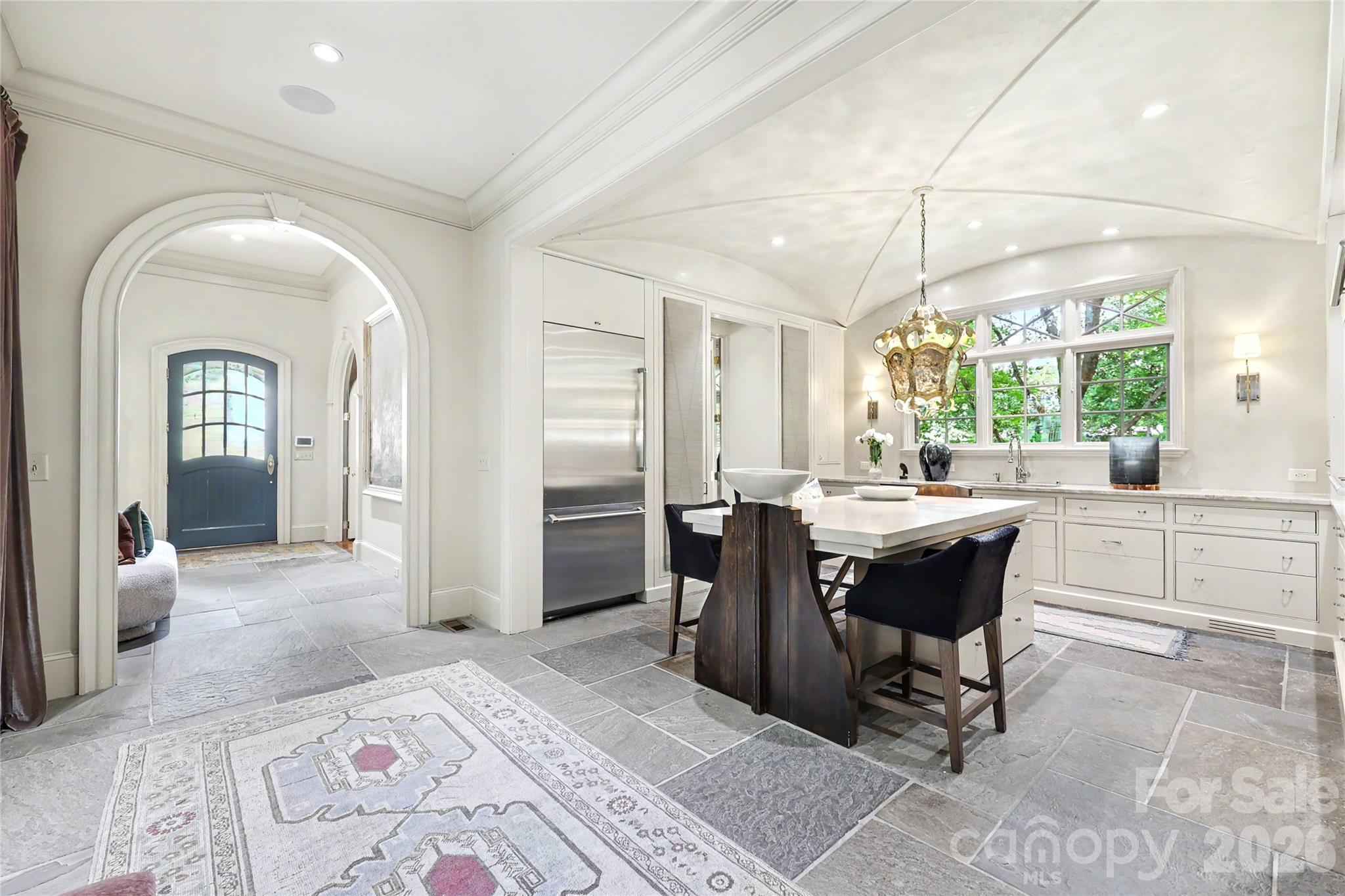2301 Queens Road E — Charlotte