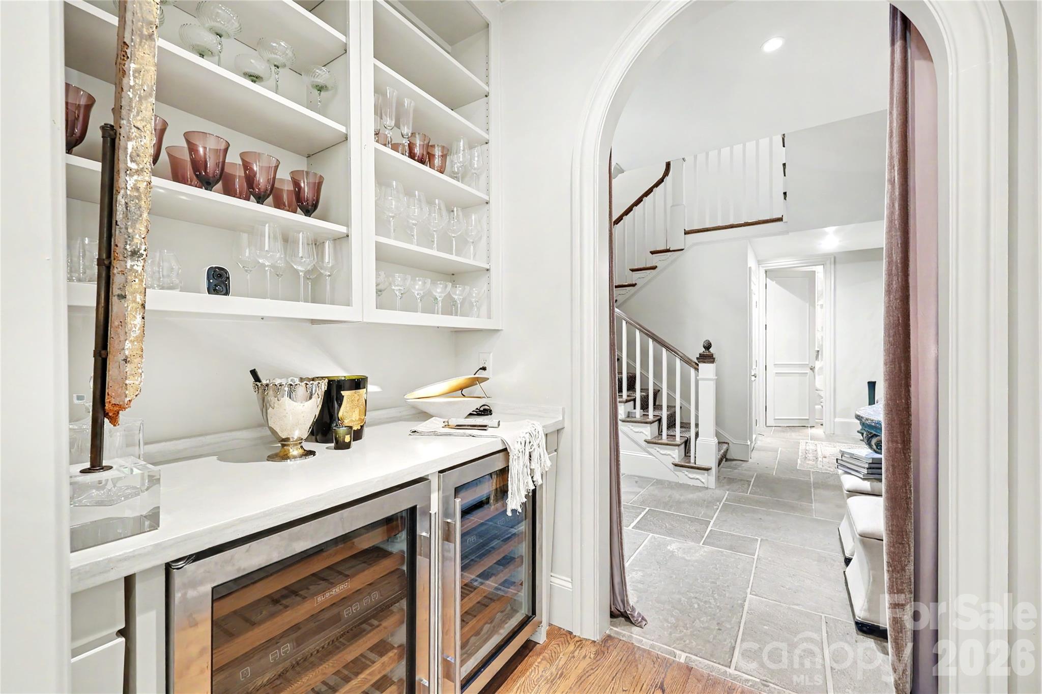 2301 Queens Road E — Charlotte