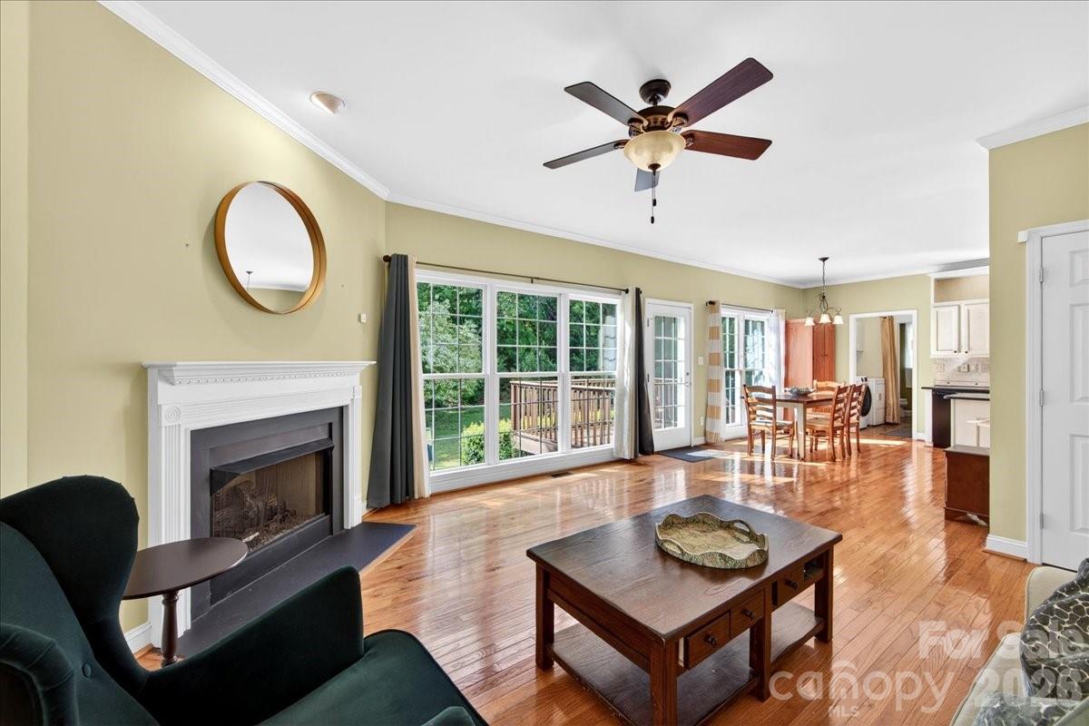 13218 Willow Breeze Lane — Huntersville