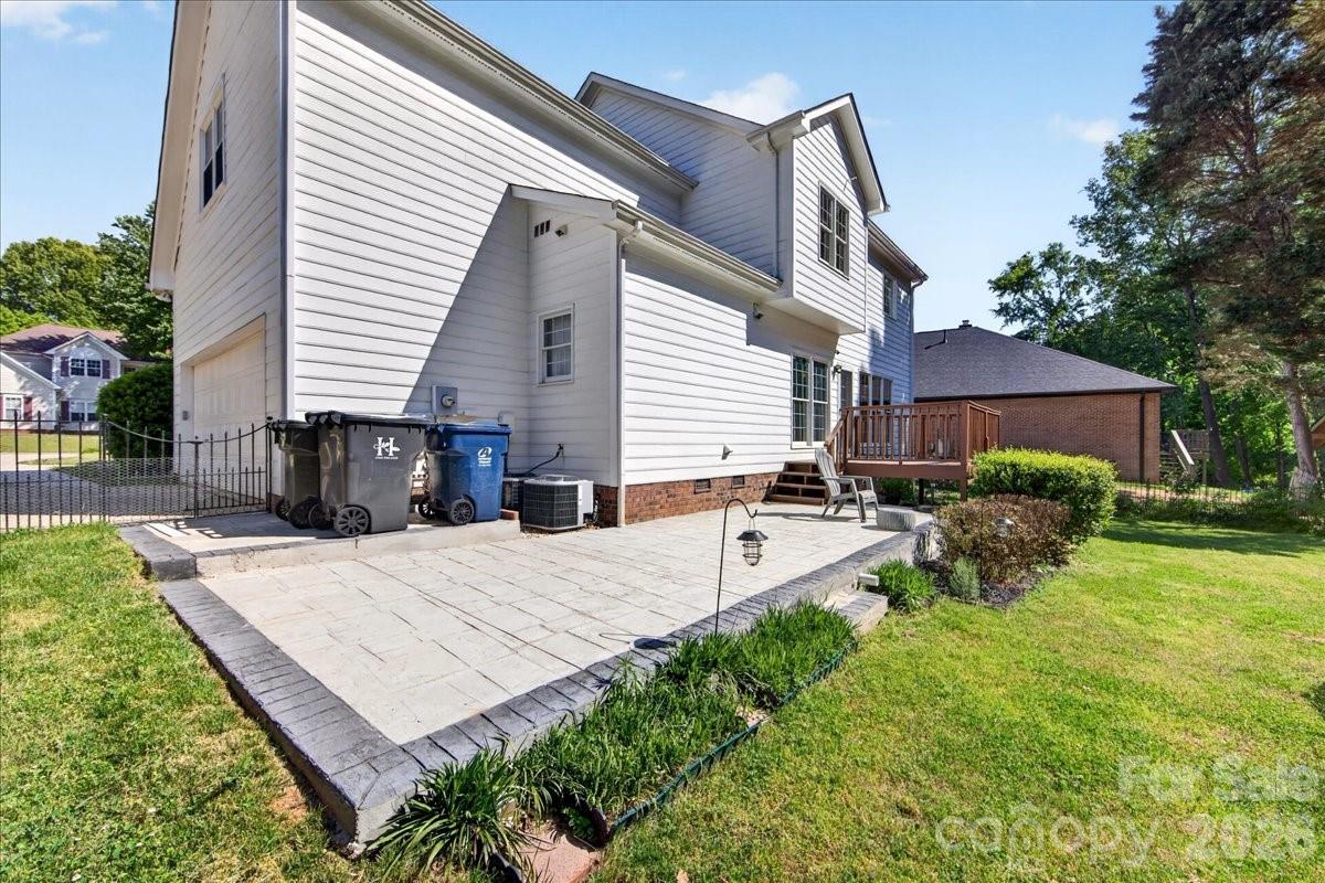 13218 Willow Breeze Lane — Huntersville