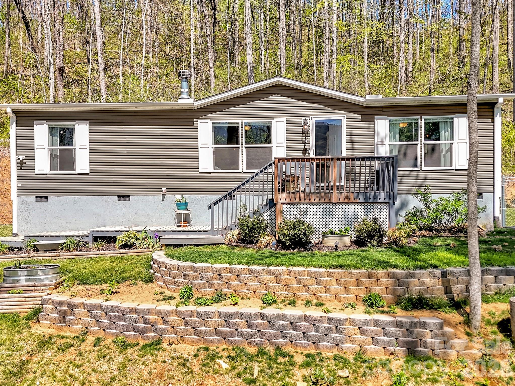 424 Arrington Acres Drive — Waynesville