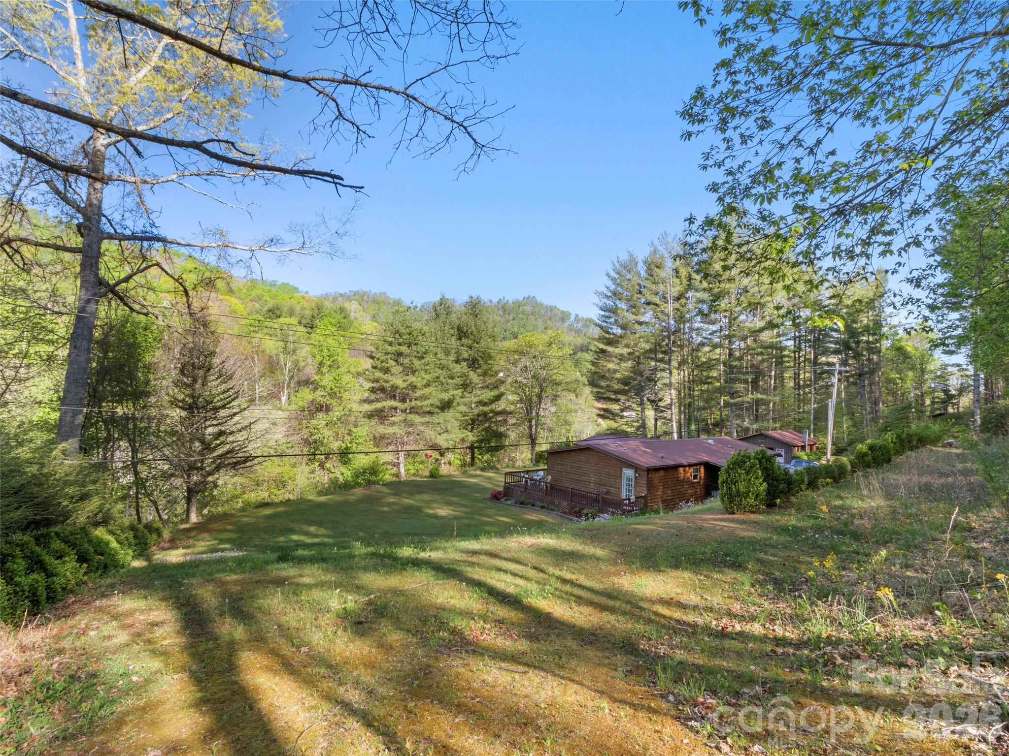 1270 Old Mine Fork Road — Burnsville
