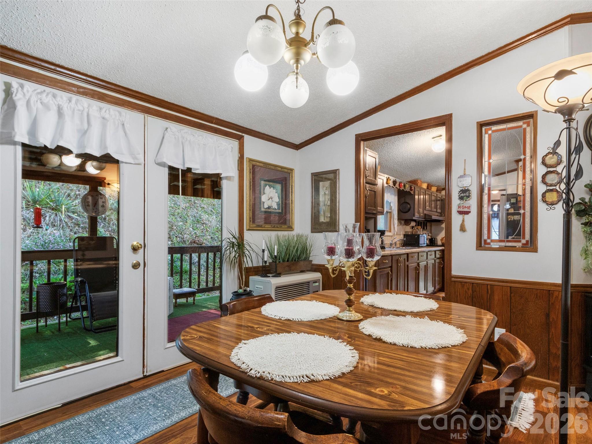 1270 Old Mine Fork Road — Burnsville