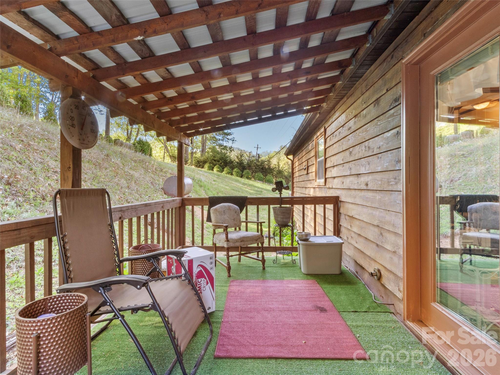 1270 Old Mine Fork Road — Burnsville