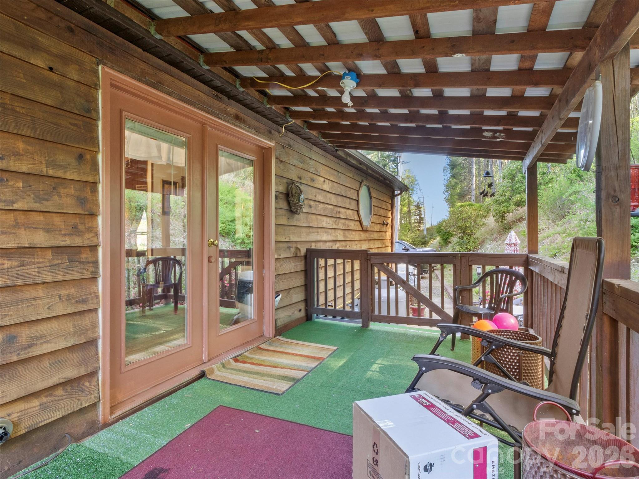 1270 Old Mine Fork Road — Burnsville