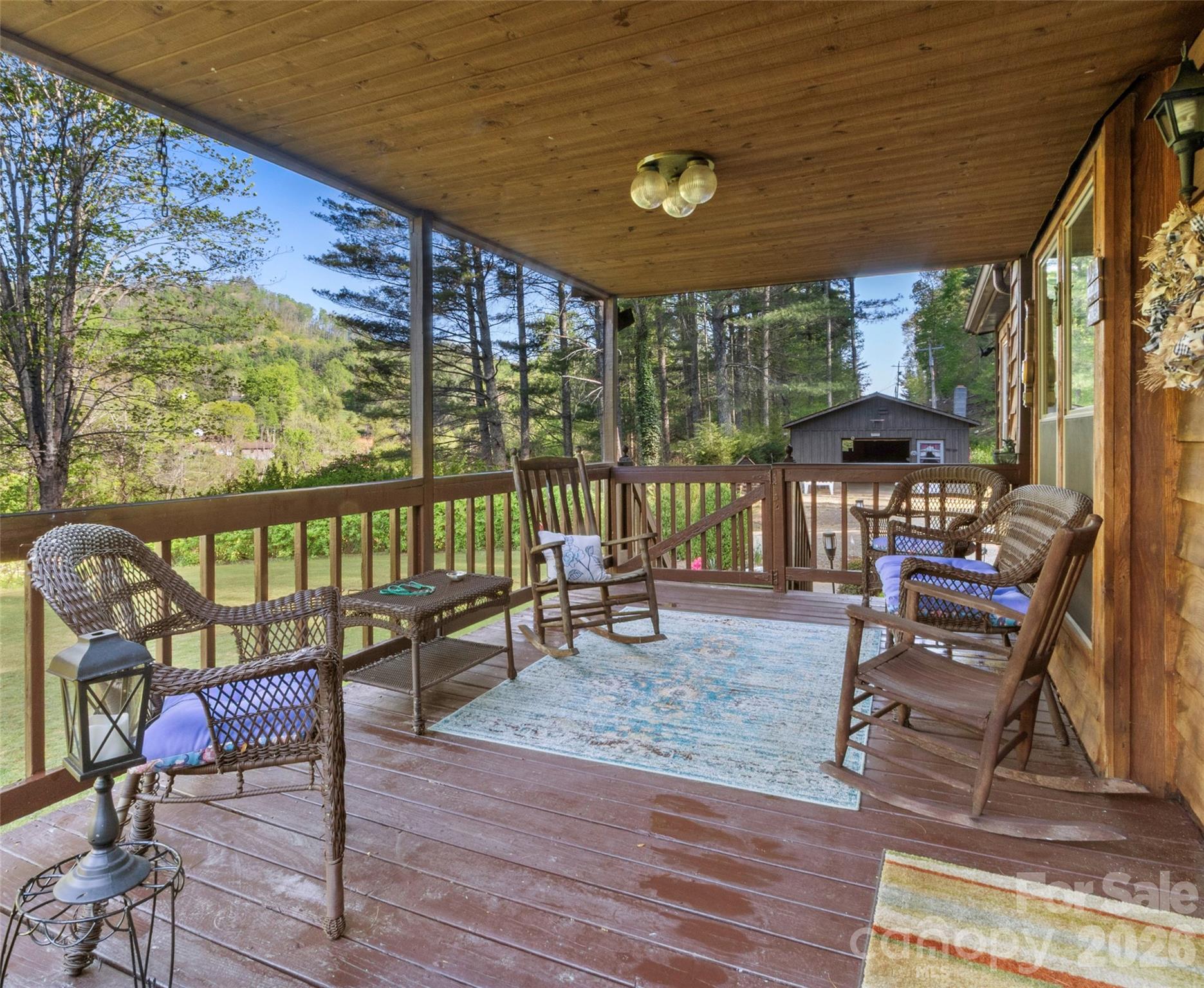 1270 Old Mine Fork Road — Burnsville