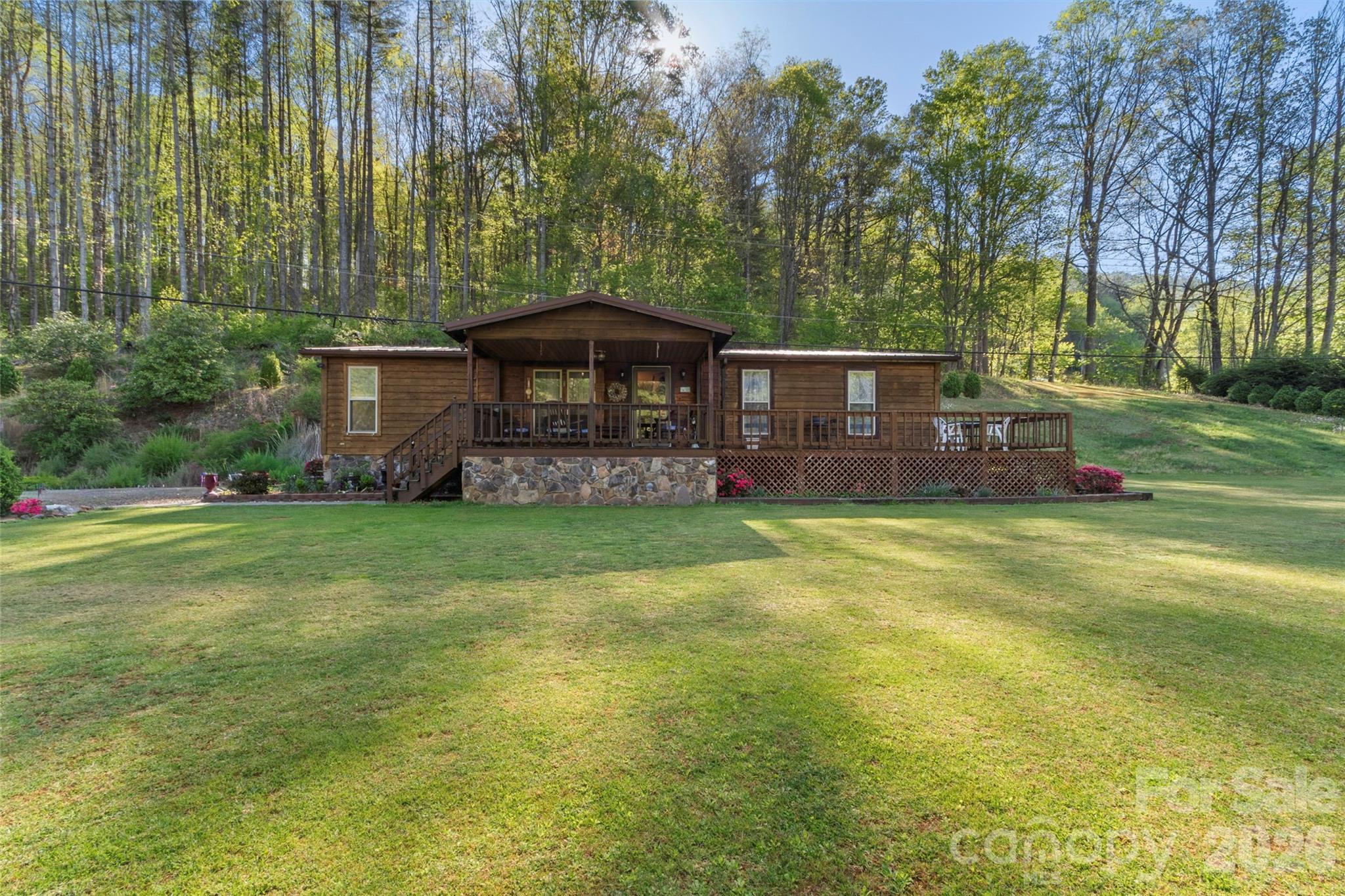 1270 Old Mine Fork Road — Burnsville