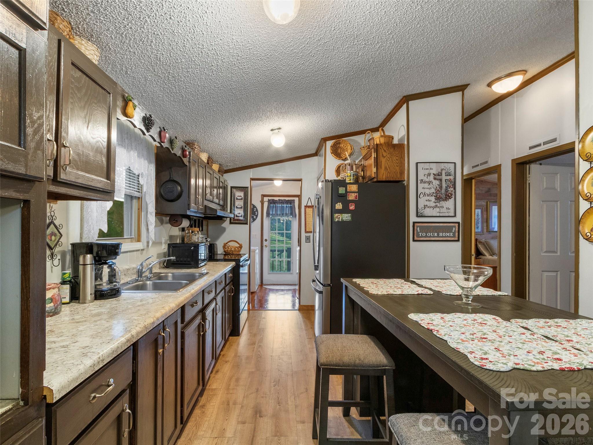 1270 Old Mine Fork Road — Burnsville