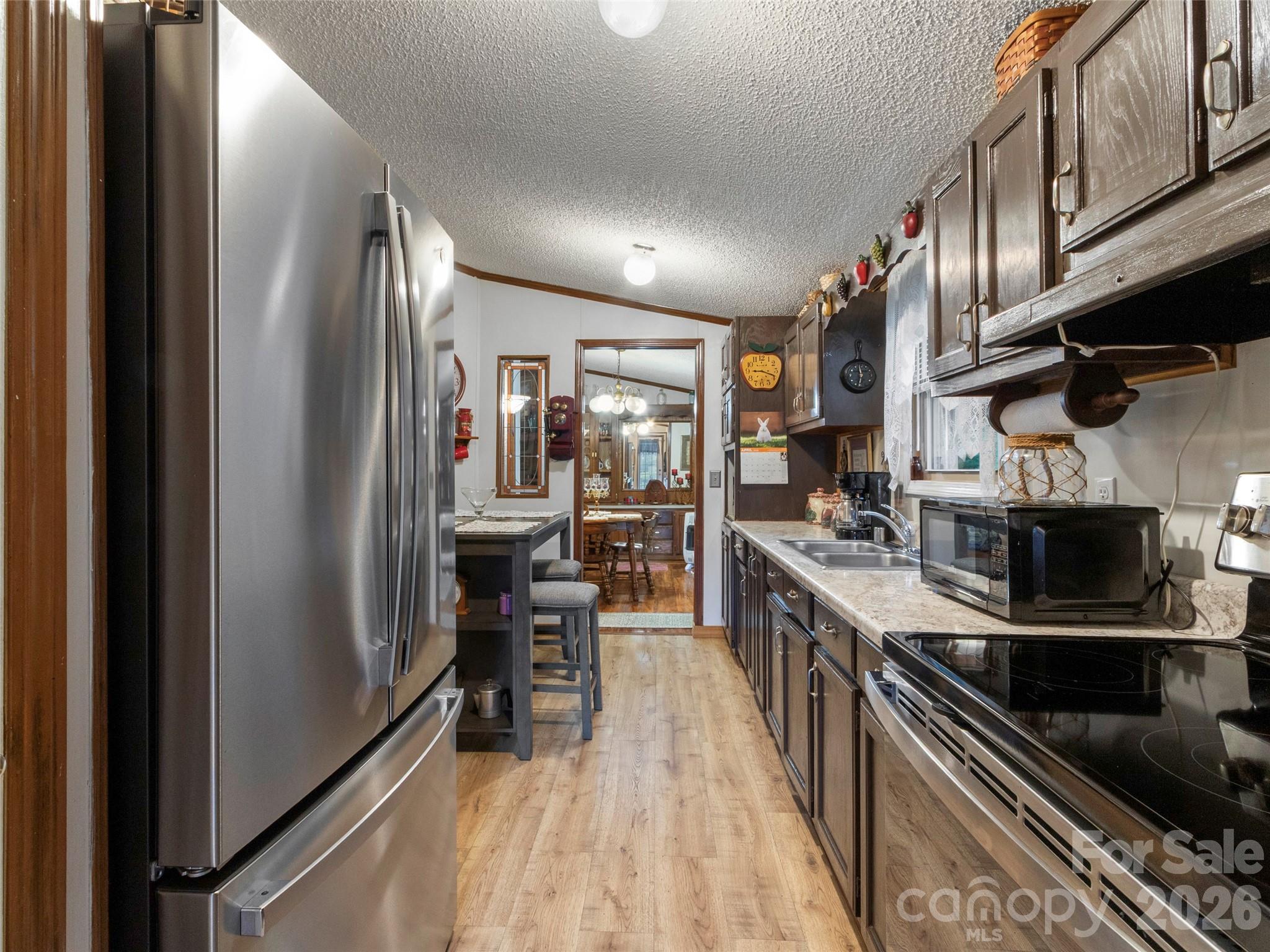 1270 Old Mine Fork Road — Burnsville