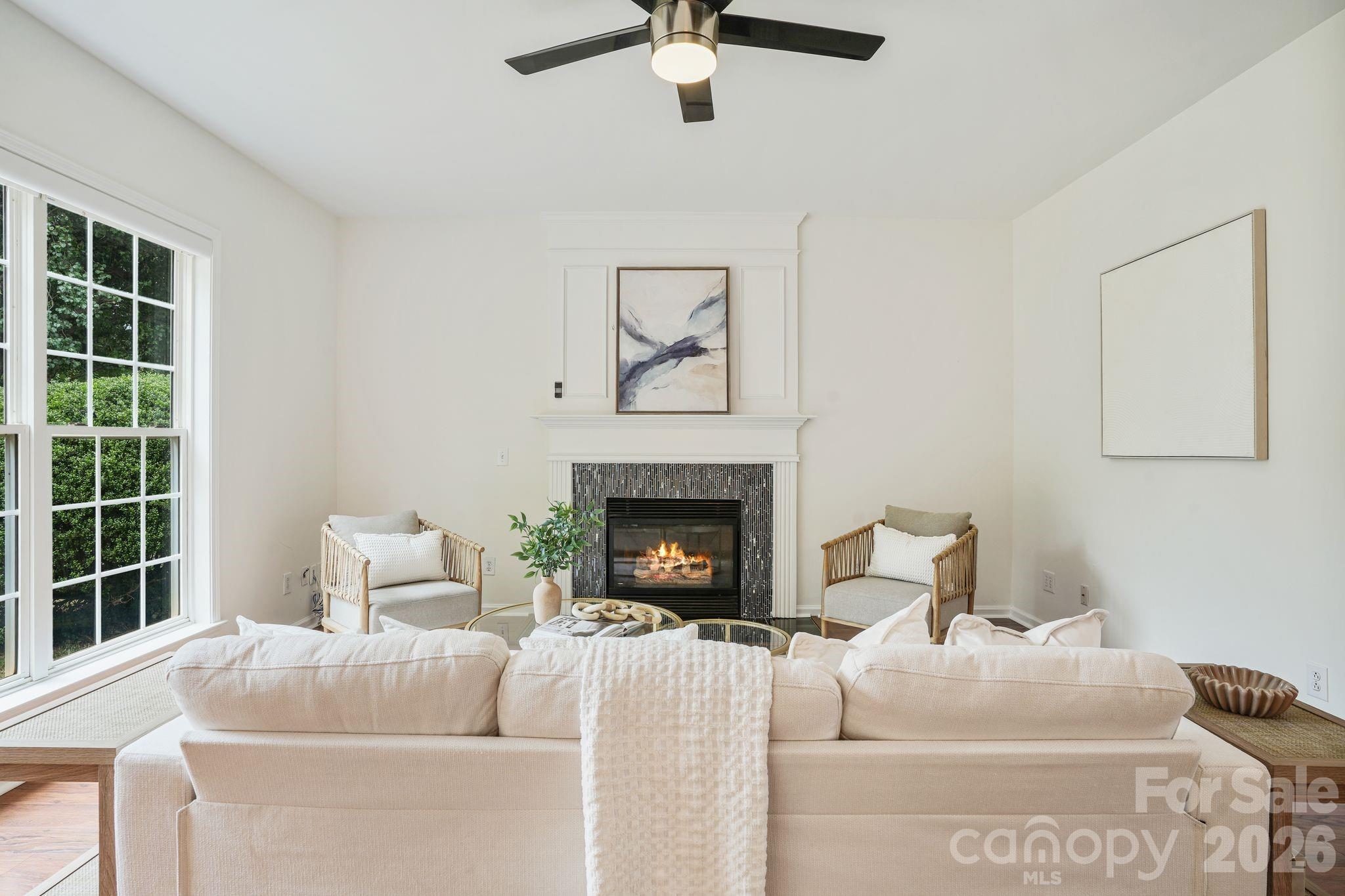 15816 Gathering Oaks Drive — Huntersville