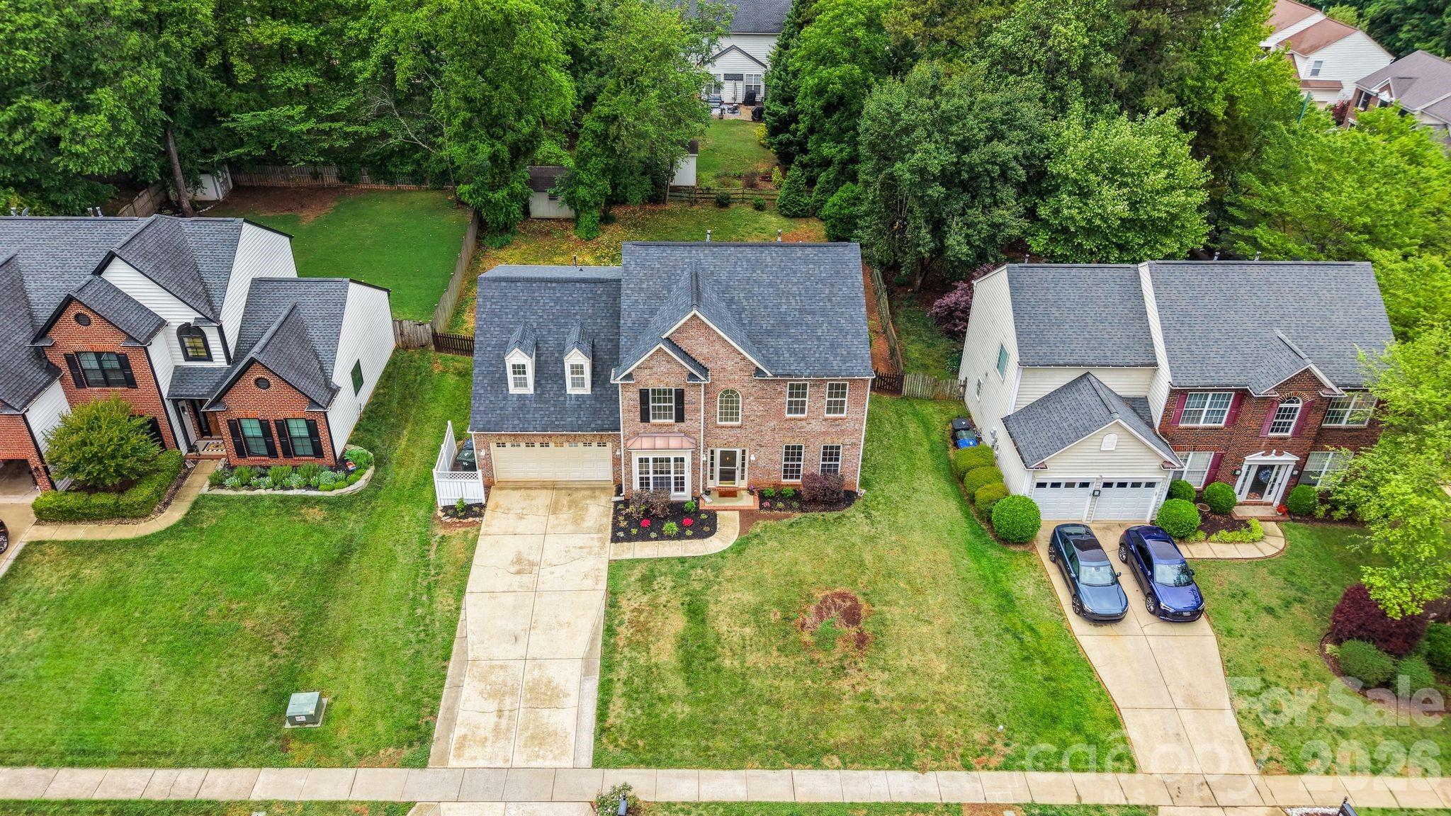 15816 Gathering Oaks Drive — Huntersville